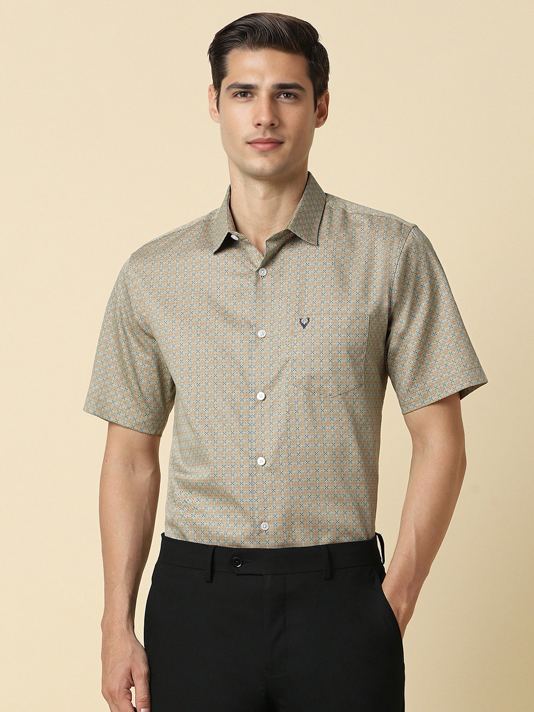 Allen Solly Slim Fit Ethnic Motifs Printed Spread Collar Pure Cotton Formal Shirt, Brown
Allen Solly Slim Fit Ethnic Motifs Printed Spread Collar Pure Cotton Formal Shirt, Brown