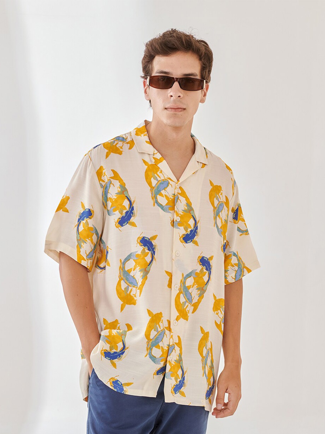 QB MEN Classic Fit Conversational Printed Cuban Collar Casual Oversized Silk Shirt, White
QB MEN Classic Fit Conversational Printed Cuban Collar Casual Oversized Silk Shirt, White
