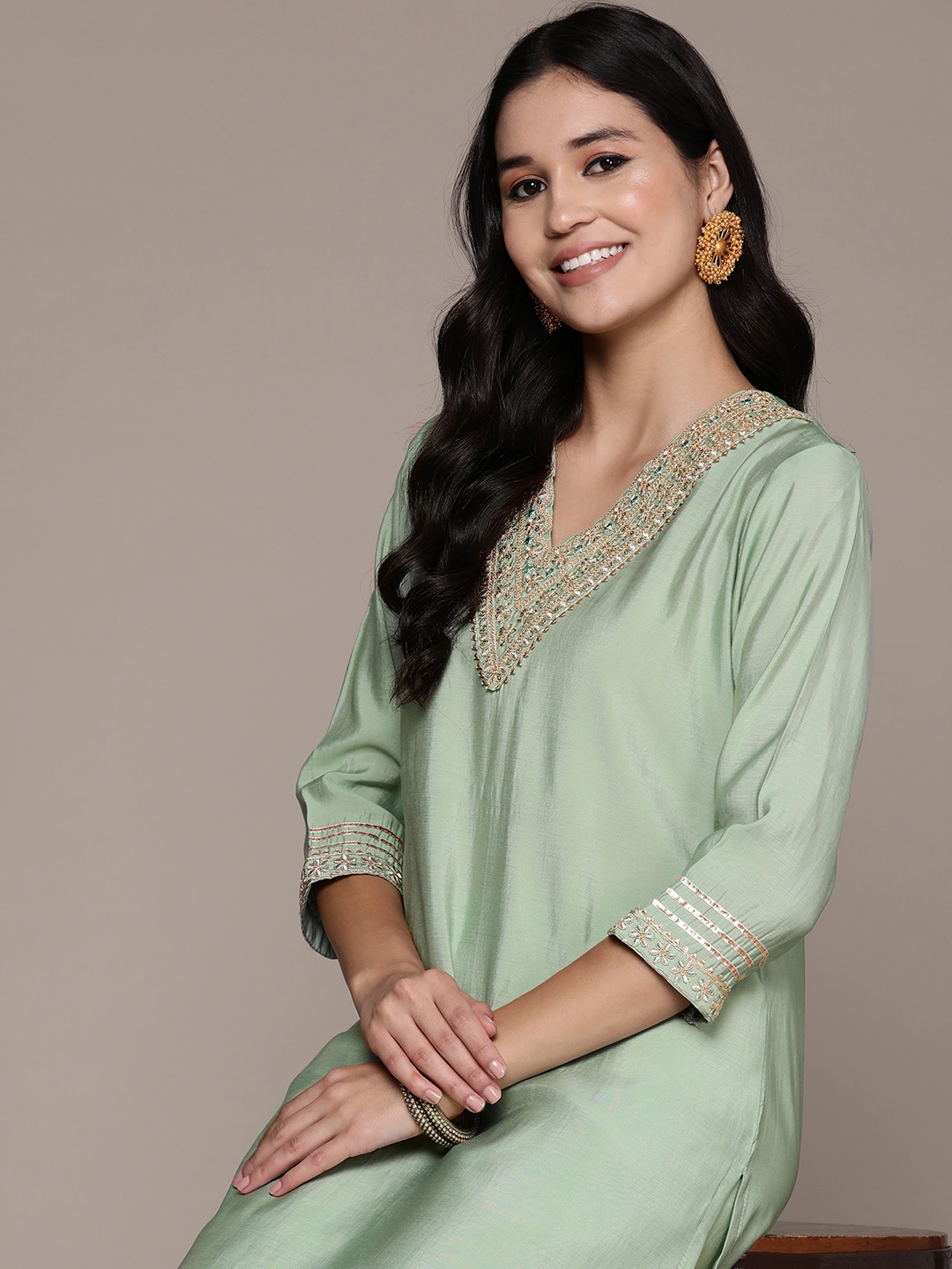 Readiprint Women Floral Yoke Design Regular Pure Silk Kurta with Palazzos, Sea green
Readiprint Women Floral Yoke Design Regular Pure Silk Kurta with Palazzos, Sea green