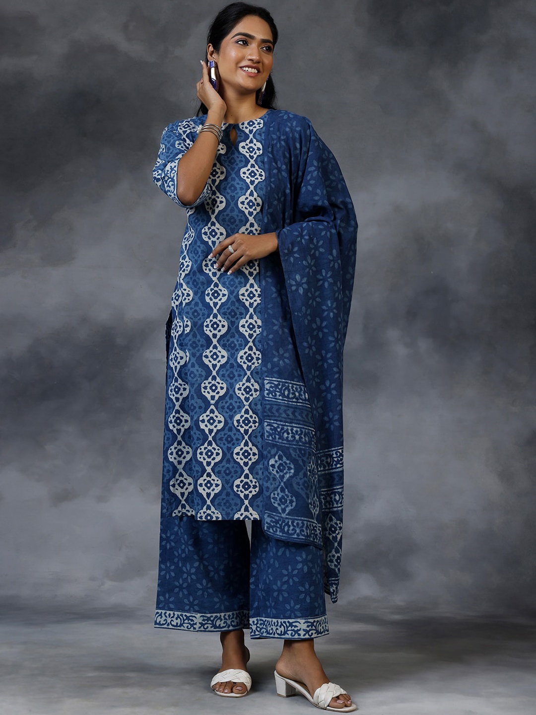 Libas Ethnic Motifs Printed Straight Pure Cotton Kurta with Palazzos & Dupatta, Blue
Libas Ethnic Motifs Printed Straight Pure Cotton Kurta with Palazzos & Dupatta, Blue