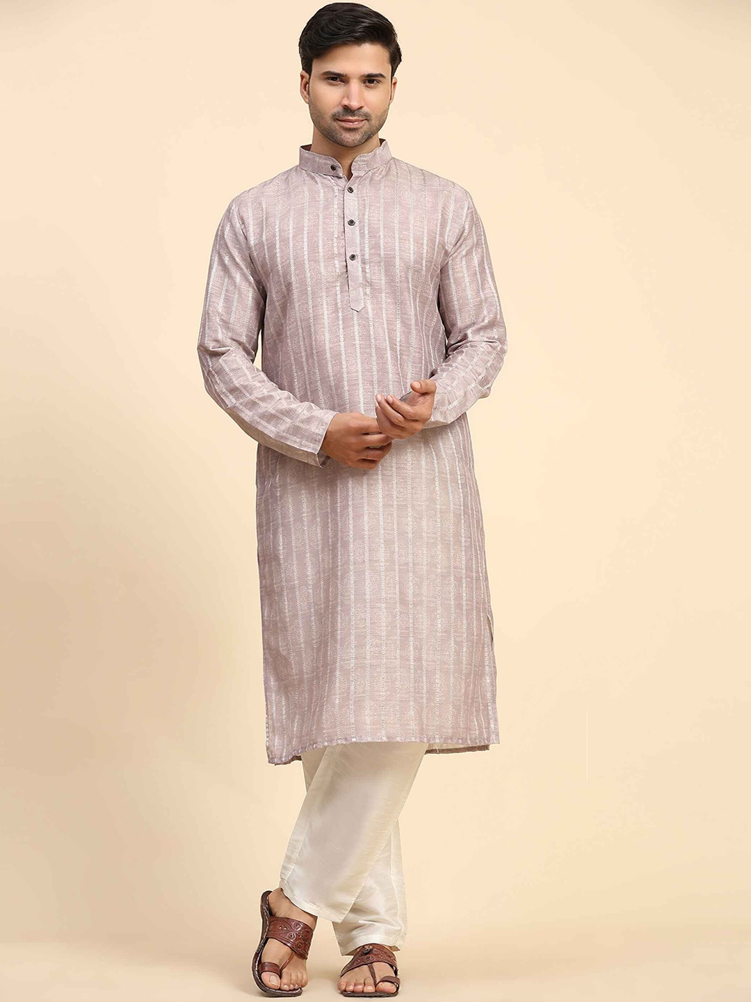 Koshin Ethnic Motifs Printed Mandarin Collar Straight Cotton Silk Kurta with Pyjamas, Peach
Koshin Ethnic Motifs Printed Mandarin Collar Straight Cotton Silk Kurta with Pyjamas, Peach