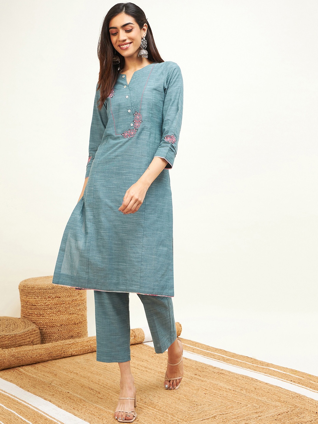 STADO Ethnic Motifs Embroidered Regular Thread Work Pure Cotton Kurta with Trousers, Blue
STADO Ethnic Motifs Embroidered Regular Thread Work Pure Cotton Kurta with Trousers, Blue