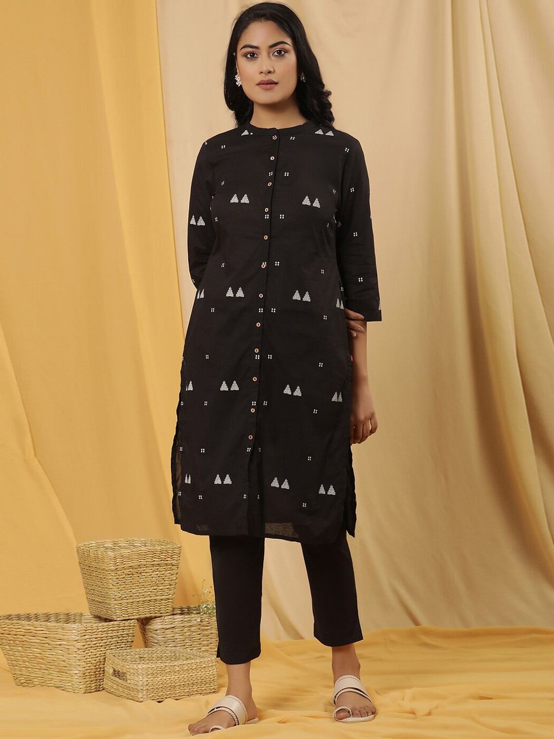 W Black Geometric Embroidered Mandarin Collar Pure Cotton Straight Kurta with Trousers
W Black Geometric Embroidered Mandarin Collar Pure Cotton Straight Kurta with Trousers