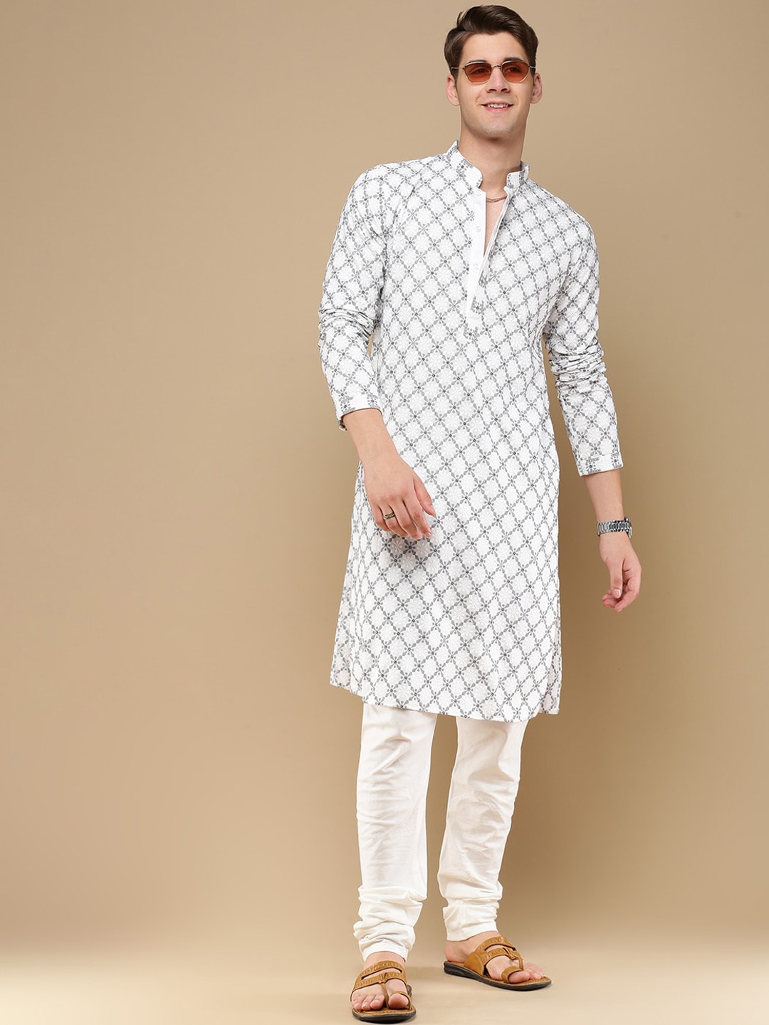 Anouk Off White Ethnic Motifs Embroidered Mandarin Collar Chikankari Cotton Straight Kurta
Anouk Off White Ethnic Motifs Embroidered Mandarin Collar Chikankari Cotton Straight Kurta