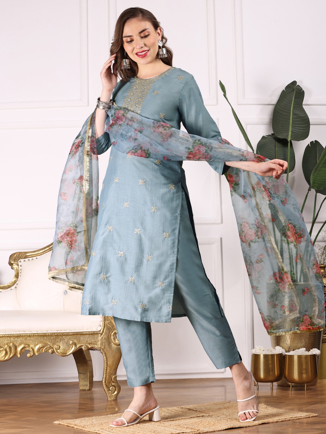 Ishin Ethnic Motifs Embroidered Thread Work Straight Chinon Kurta with Trousers & Dupatta, Blue
Ishin Ethnic Motifs Embroidered Thread Work Straight Chinon Kurta with Trousers & Dupatta, Blue