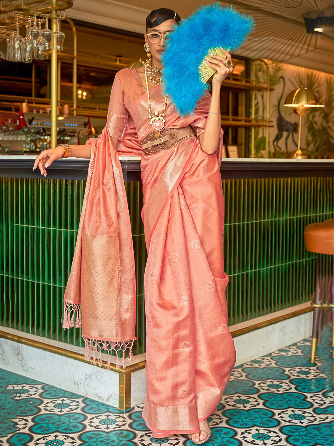 DEVATITHI Floral Woven Design Zari Organza Saree, Pink
DEVATITHI Floral Woven Design Zari Organza Saree, Pink