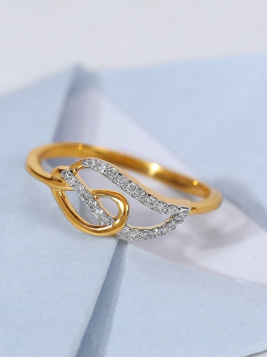 CANDERE A KALYAN JEWELLERS COMPANY BIS Hallmark 14KT Gold Diamond Ring-1.83gm
CANDERE A KALYAN JEWELLERS COMPANY BIS Hallmark 14KT Gold Diamond Ring-1.83gm