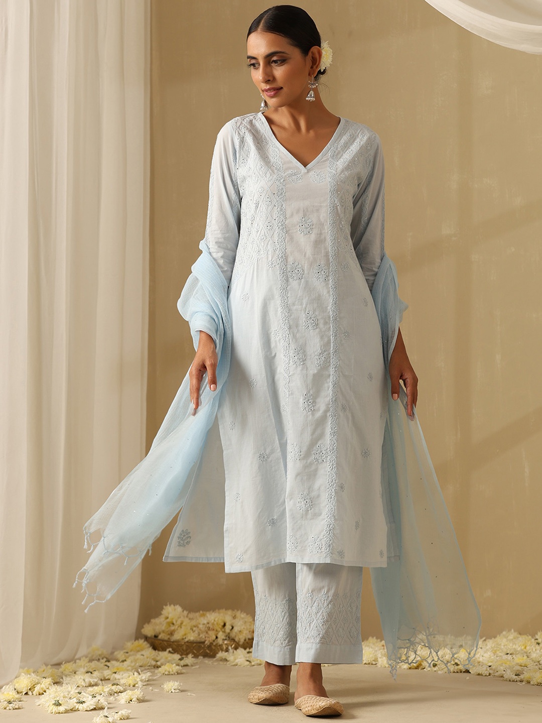 OKHAI Ethnic Motifs Embroidered Regular Pure Cotton Kurta With Trousers & Dupatta, Blue
OKHAI Ethnic Motifs Embroidered Regular Pure Cotton Kurta With Trousers & Dupatta, Blue