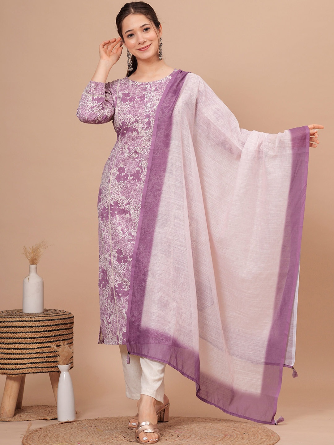 MissKurti Floral Printed Regular Thread Work Pure Cotton Kurta with Trousers & Dupatta, Lavender
MissKurti Floral Printed Regular Thread Work Pure Cotton Kurta with Trousers & Dupatta, Lavender
