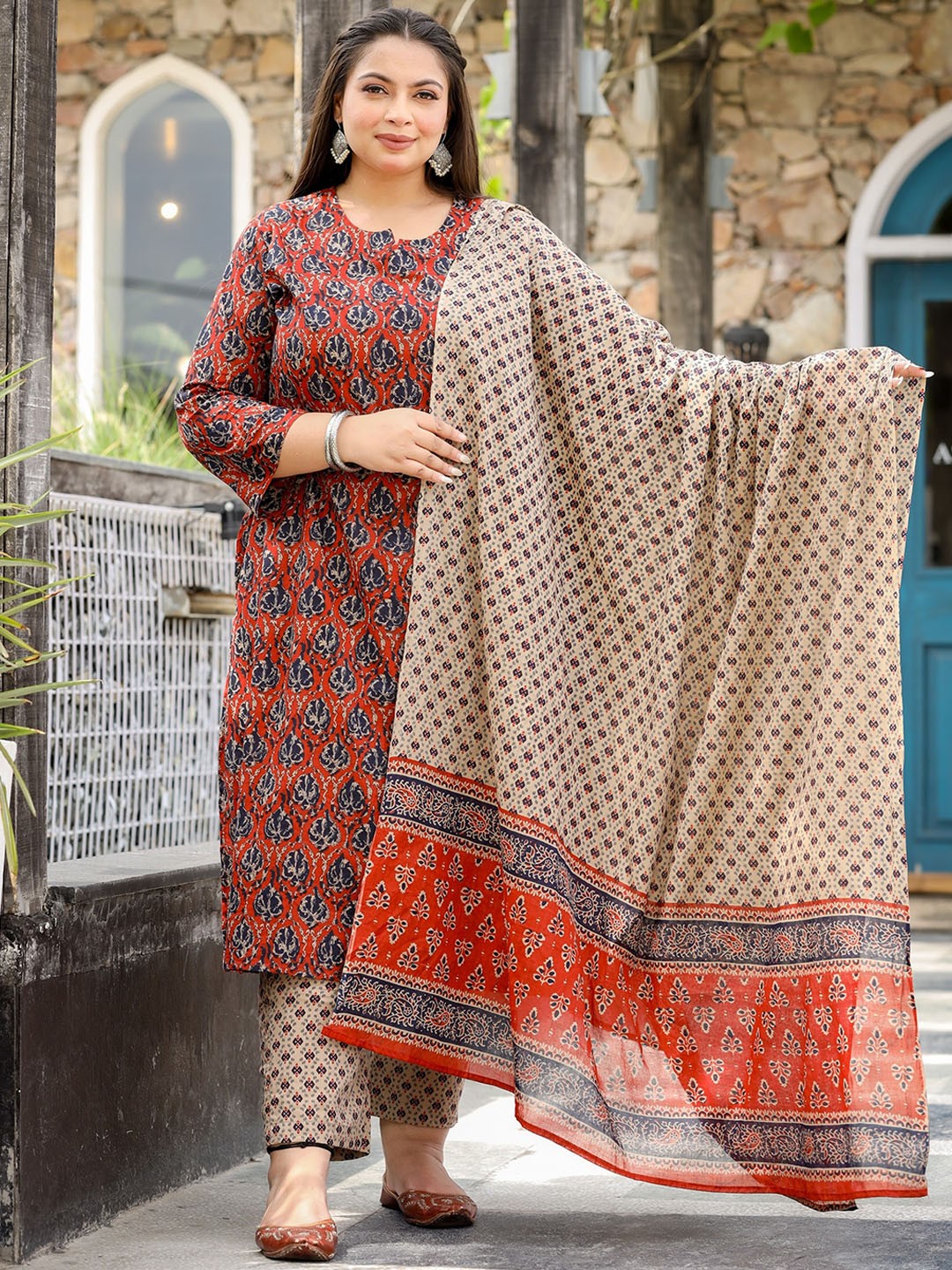 LALI JAIPUR Plus Size Ethnic Motifs Printed Regular Kurta With Trousers & Dupatta, Maroon
LALI JAIPUR Plus Size Ethnic Motifs Printed Regular Kurta With Trousers & Dupatta, Maroon