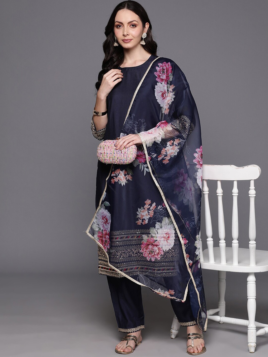 Indo Era Ethnic Motifs Embroidered Sequinned Liva Straight Kurta with Trousers & Dupatta, Navy blue
Indo Era Ethnic Motifs Embroidered Sequinned Liva Straight Kurta with Trousers & Dupatta, Navy blue