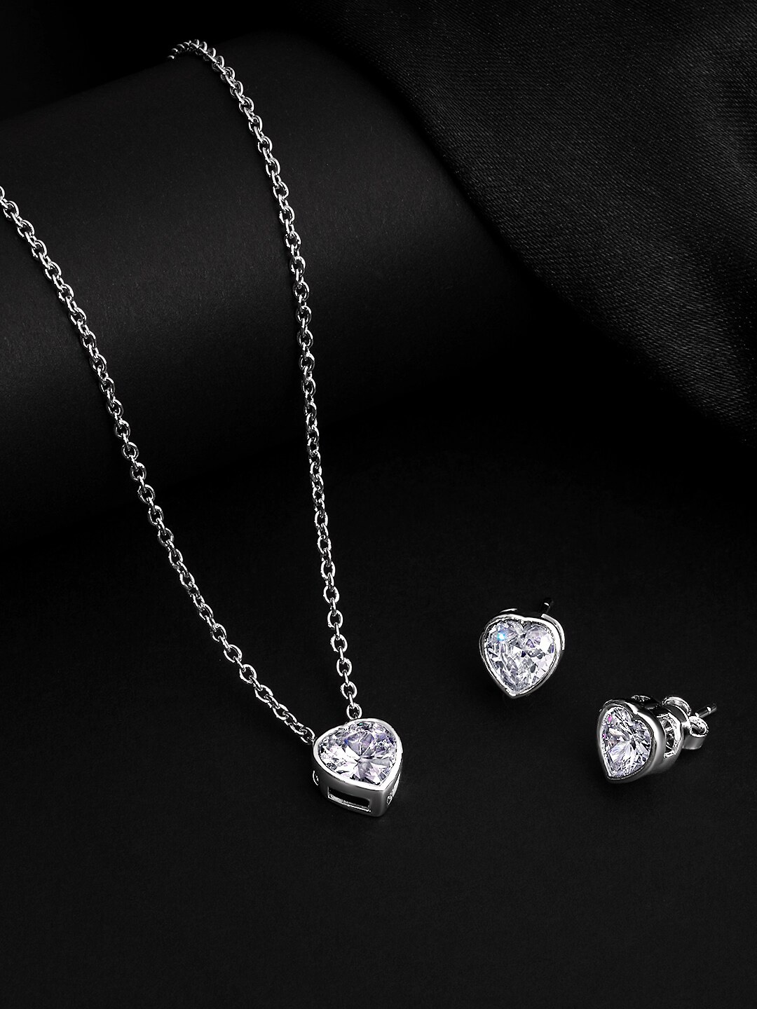 ASMITTA JEWELLERY 925 Sterling Silver Rhodium-Plated Cubic Zirconia Studded Jewellery Set
ASMITTA JEWELLERY 925 Sterling Silver Rhodium-Plated Cubic Zirconia Studded Jewellery Set