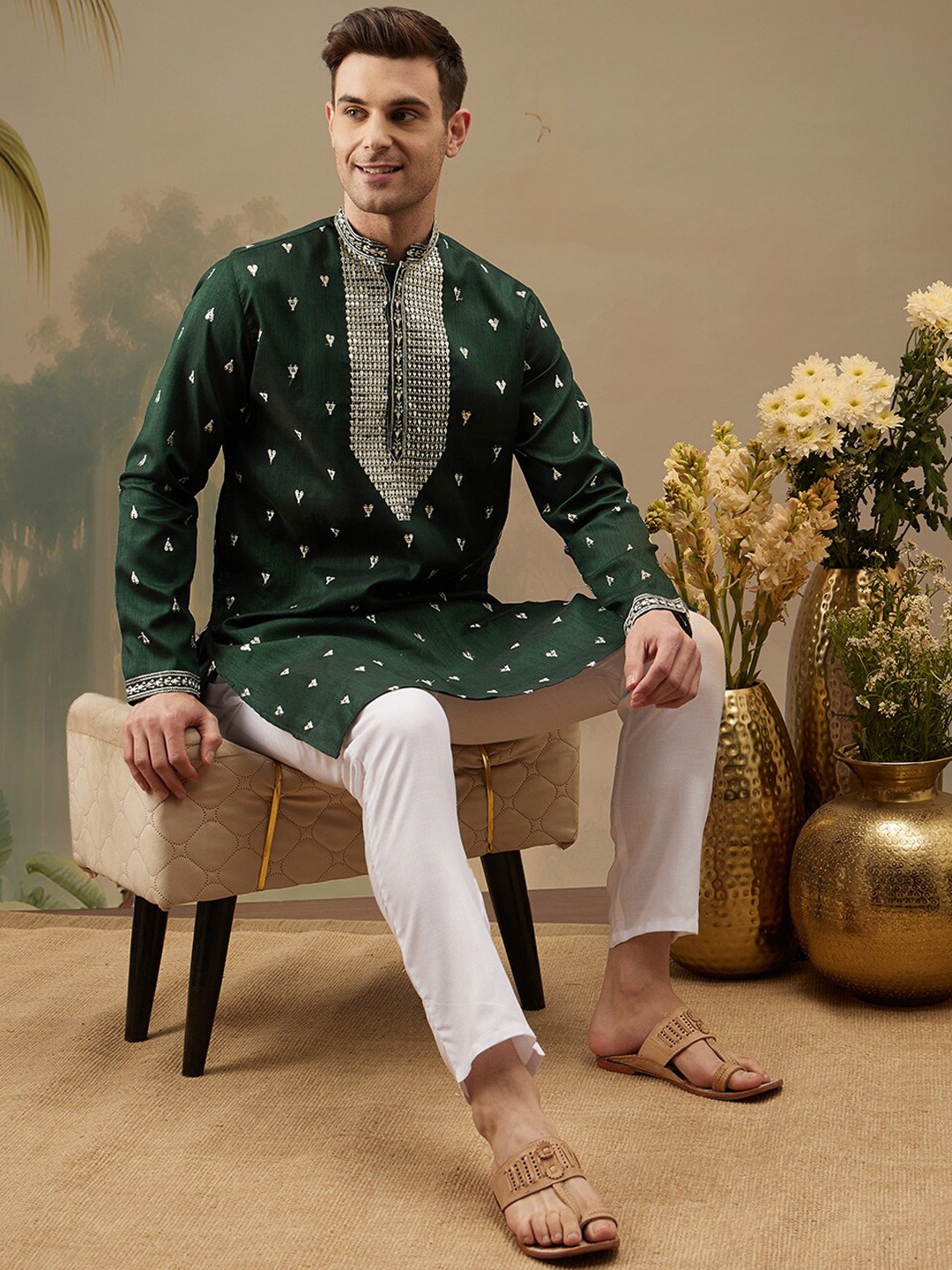 Molly & Michel Ethnic Motifs Embroidered Mandarin Collar Sequinned Straight Kurta & Pyjama, Green
Molly & Michel Ethnic Motifs Embroidered Mandarin Collar Sequinned Straight Kurta & Pyjama, Green
