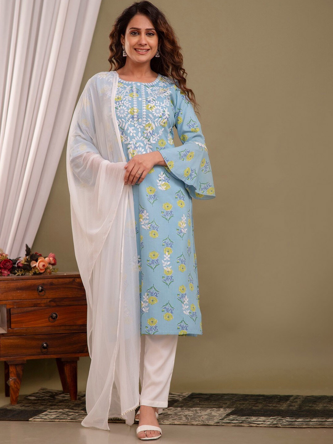 PURVIJA KURTIES Round Neck Floral Printed Regular Kurta with Salwar & With Dupatta, Turquoise blue
PURVIJA KURTIES Round Neck Floral Printed Regular Kurta with Salwar & With Dupatta, Turquoise blue