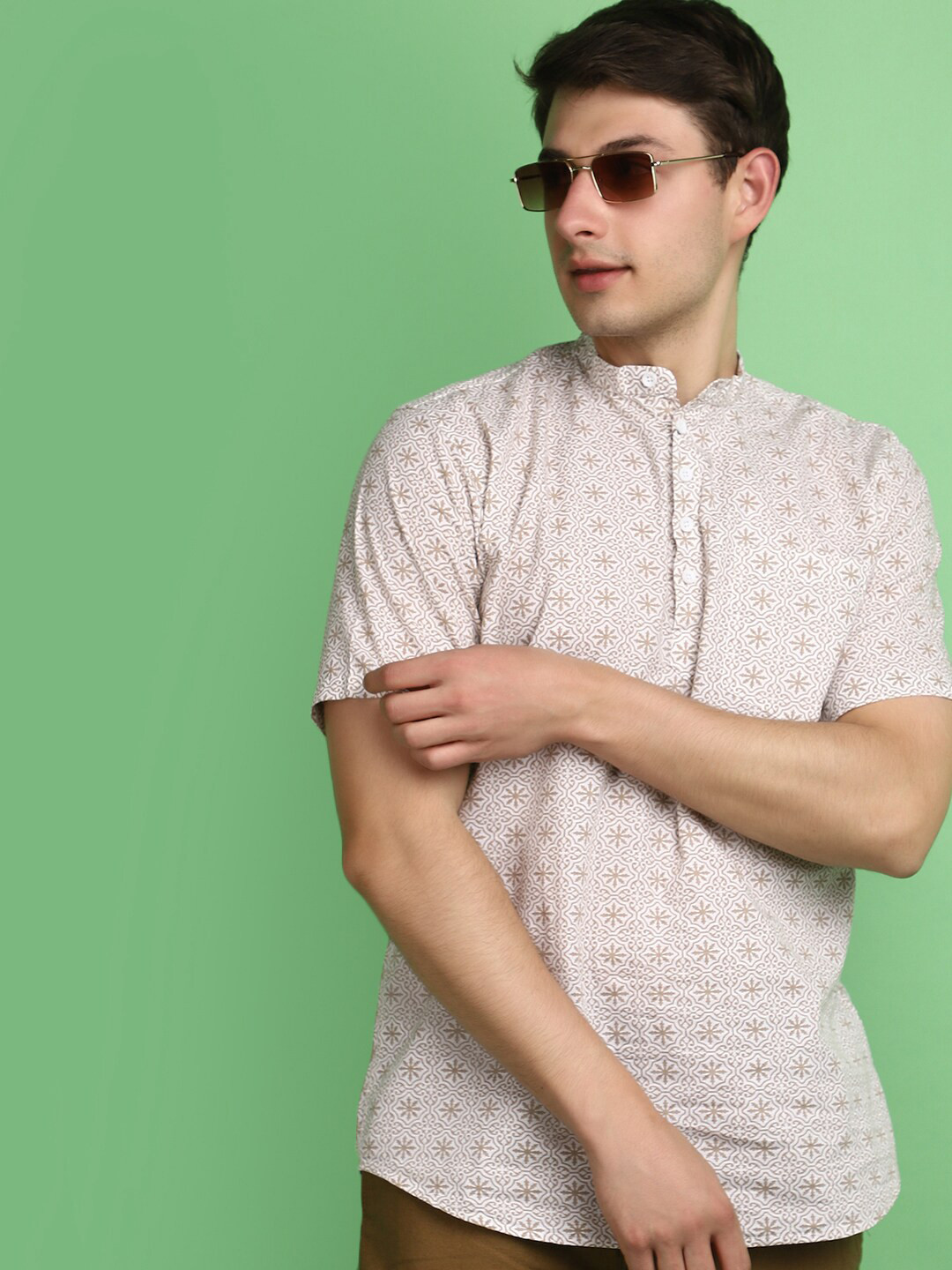 V-Mart Geometric Printed Cotton Mandarin Collar Short Sleeves Opaque Casual Shirt, Beige
V-Mart Geometric Printed Cotton Mandarin Collar Short Sleeves Opaque Casual Shirt, Beige
