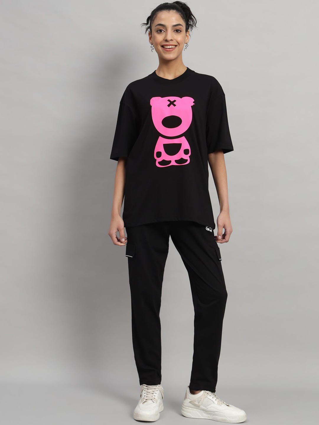 GRIFFEL Graphic Printed Pure Cotton Oversized T-Shirt & Mid-Rise Trouser Co-Ords, Black
GRIFFEL Graphic Printed Pure Cotton Oversized T-Shirt & Mid-Rise Trouser Co-Ords, Black