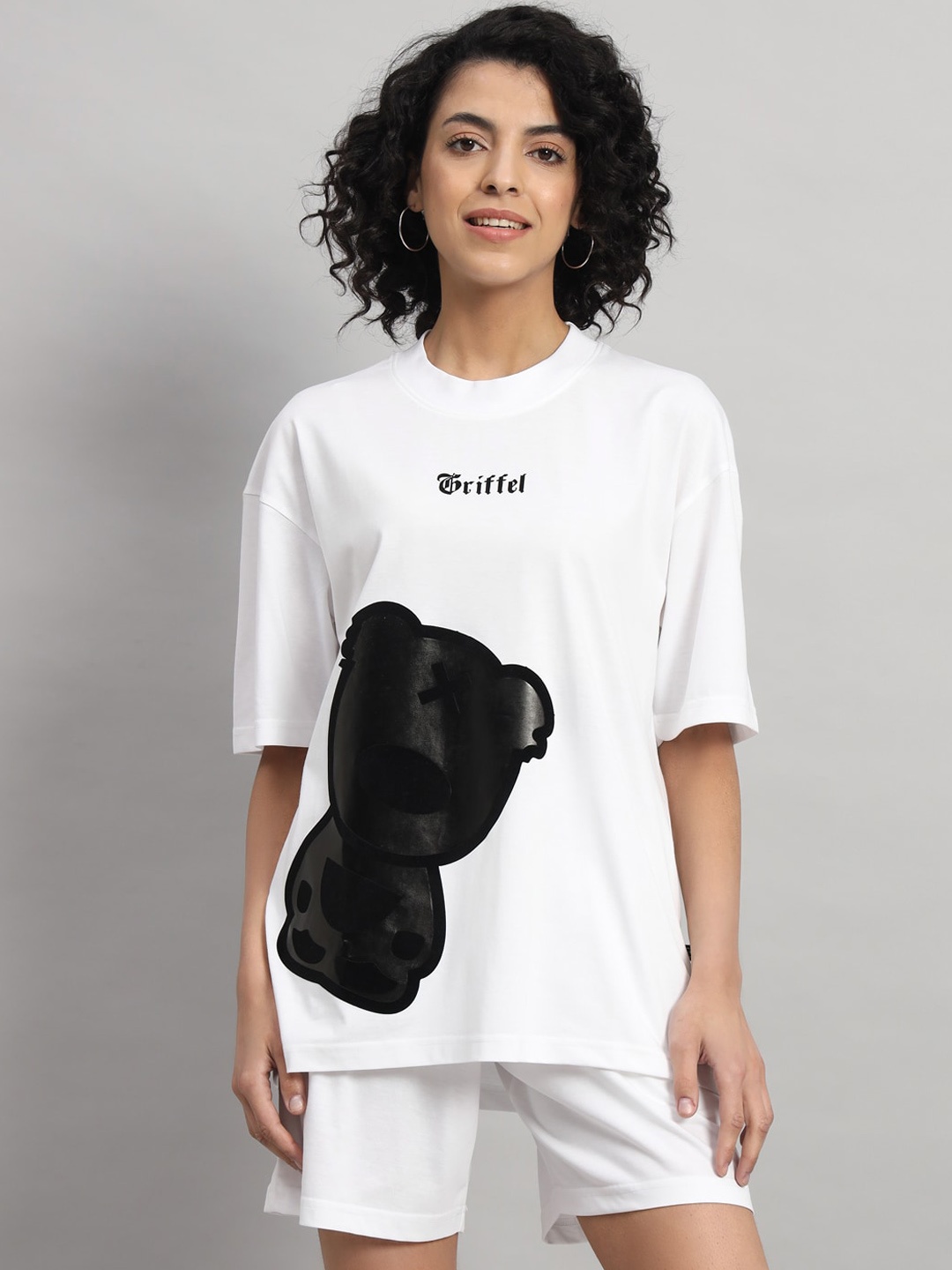 GRIFFEL Graphic Printed Pure Cotton Oversized-Fit T-Shirt & Flared Shorts Co-Ords, White
GRIFFEL Graphic Printed Pure Cotton Oversized-Fit T-Shirt & Flared Shorts Co-Ords, White