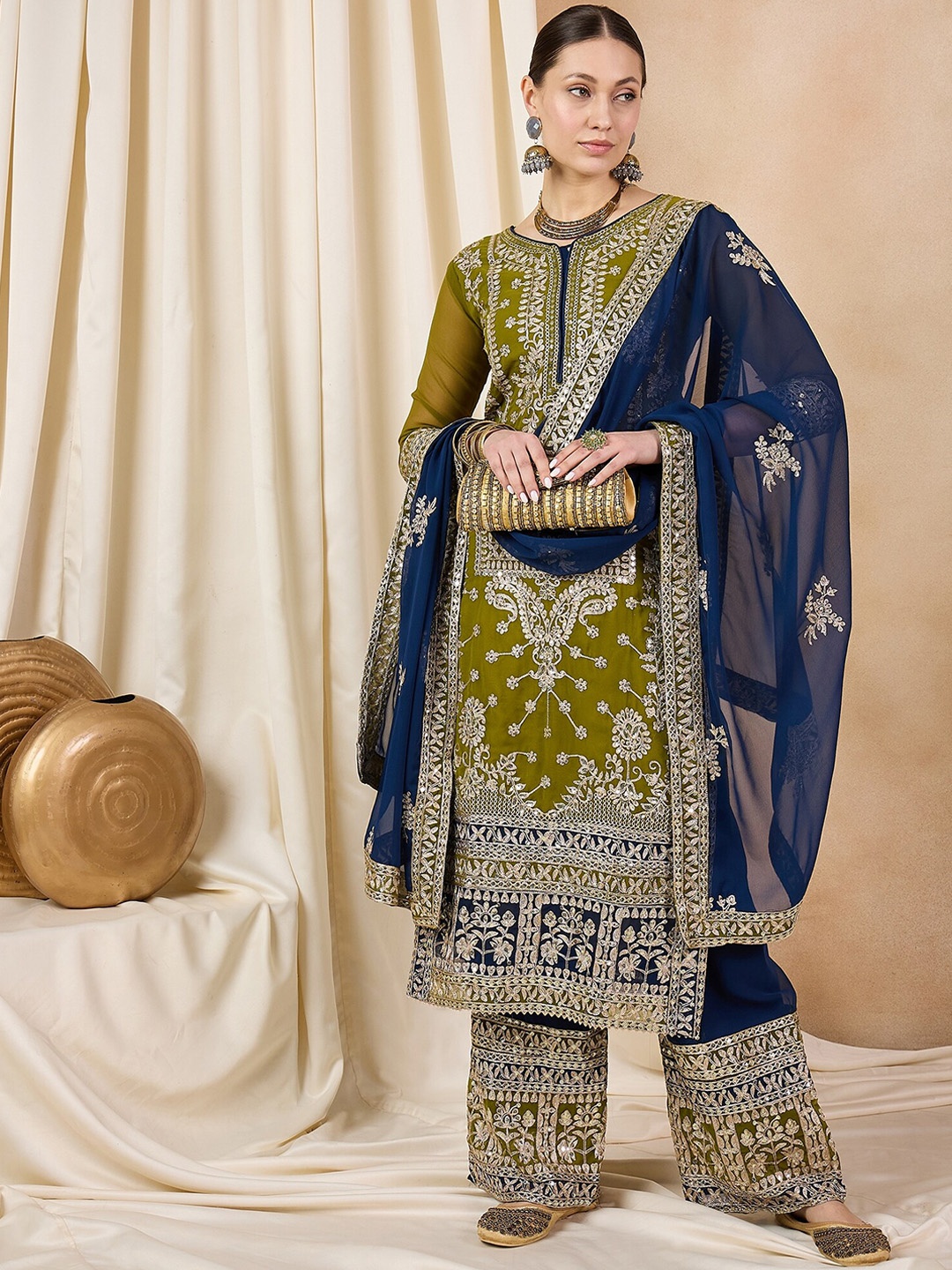 RAJGRANTH Ethnic Motifs Embroidered Regular Sequinned Kurta with Palazzo & Dupatta, Olive
RAJGRANTH Ethnic Motifs Embroidered Regular Sequinned Kurta with Palazzo & Dupatta, Olive