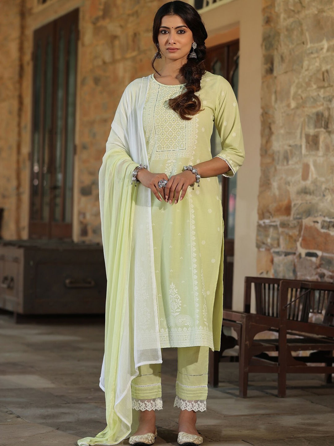Juniper Ethnic Motifs Printed Round Neck Sequinned Kurta with Trousers & With Dupatta, Yellow
Juniper Ethnic Motifs Printed Round Neck Sequinned Kurta with Trousers & With Dupatta, Yellow