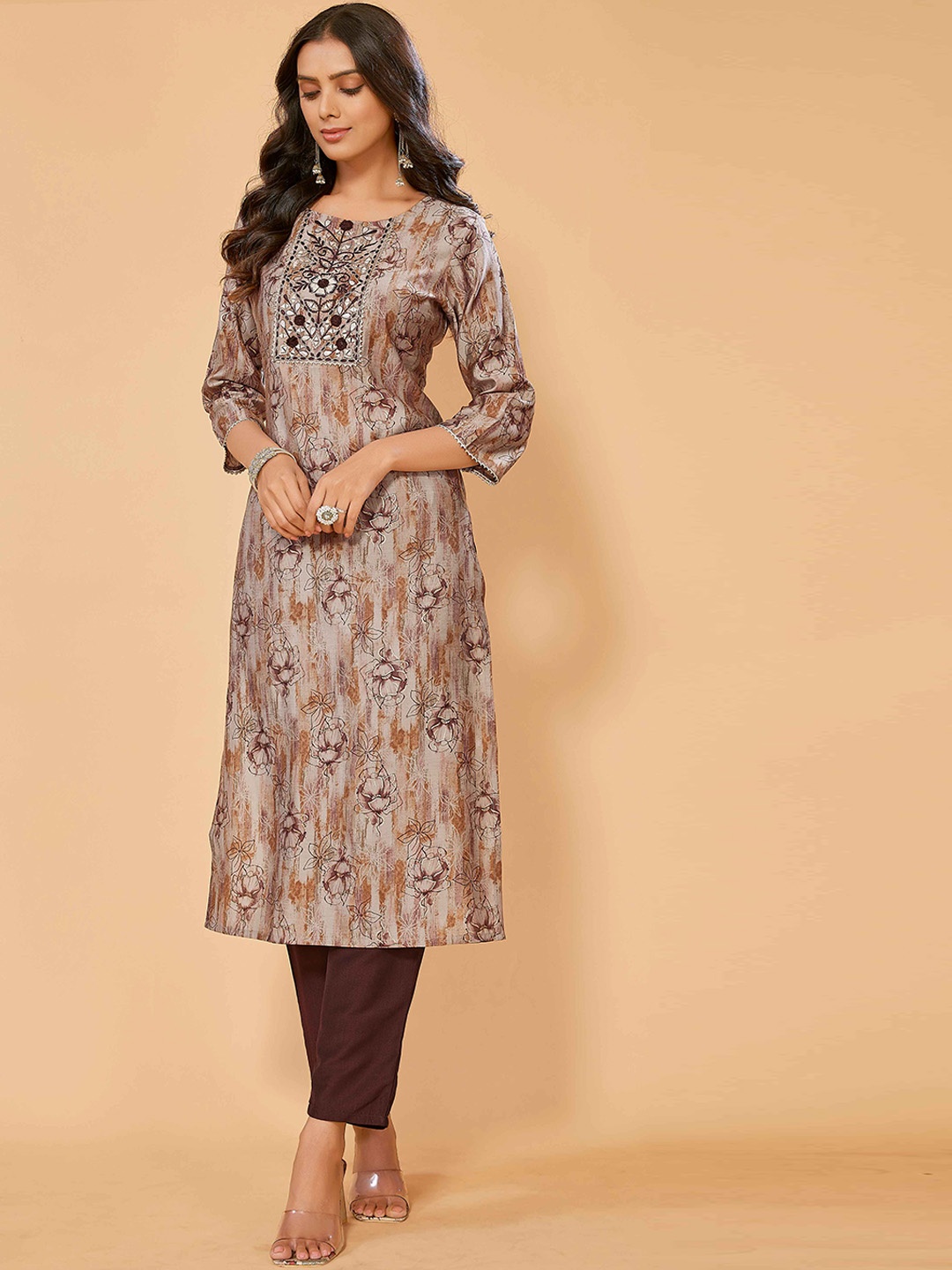 SUNDARNAARI Ethnic Motifs Printed Regular Chanderi Cotton Kurta With Trousers, Brown
SUNDARNAARI Ethnic Motifs Printed Regular Chanderi Cotton Kurta With Trousers, Brown