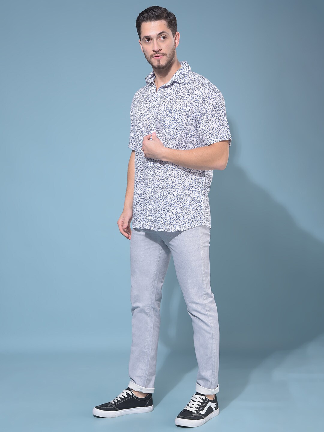 Crimsoune Club Resort Collar Slim Fit Floral Printed Short Sleeves Casual Shirt, Blue
Crimsoune Club Resort Collar Slim Fit Floral Printed Short Sleeves Casual Shirt, Blue