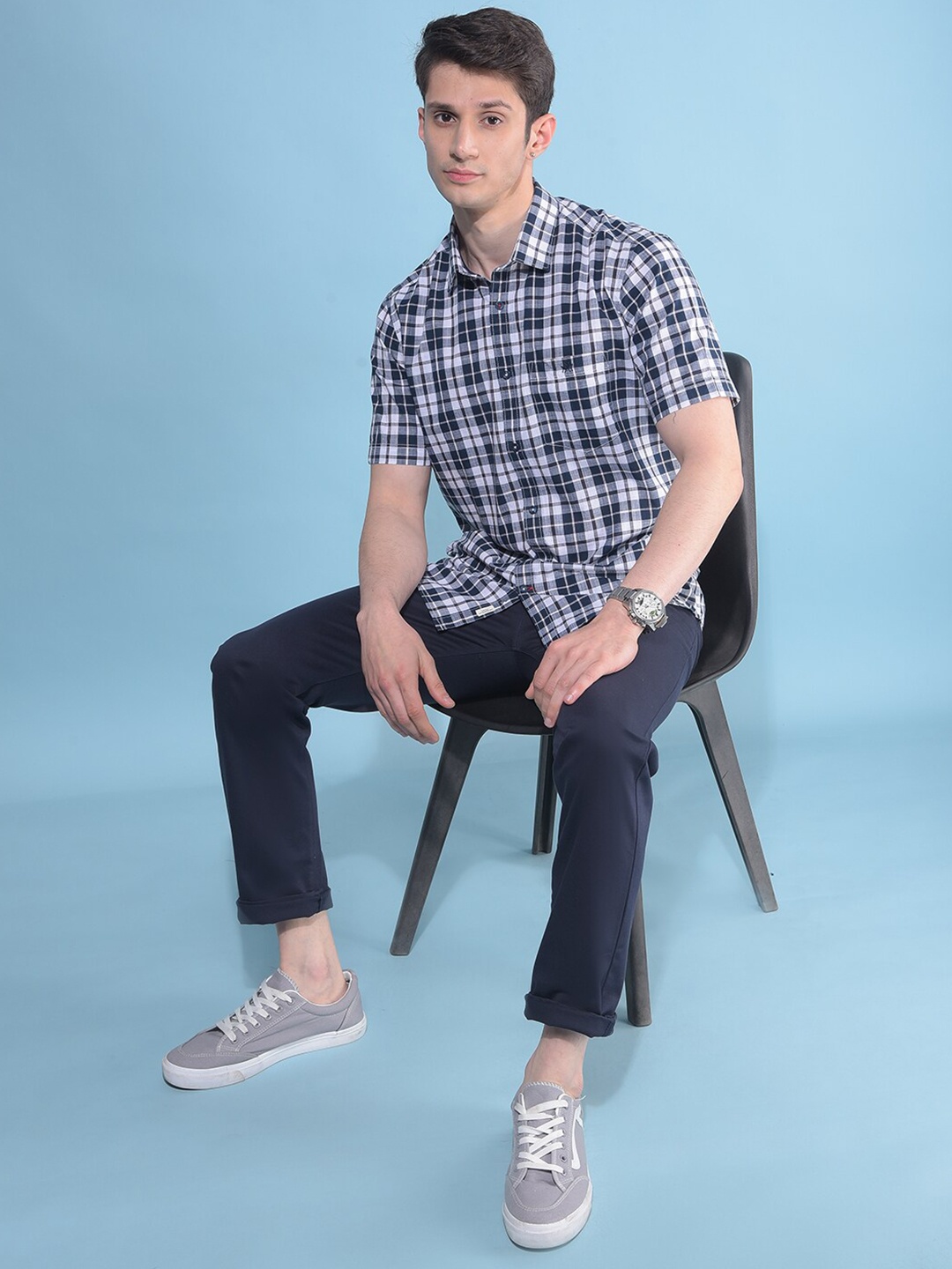 Crimsoune Club Classic Slim Fit Tartan Checks Opaque Spread Collar Casual Shirt, Navy blue
Crimsoune Club Classic Slim Fit Tartan Checks Opaque Spread Collar Casual Shirt, Navy blue