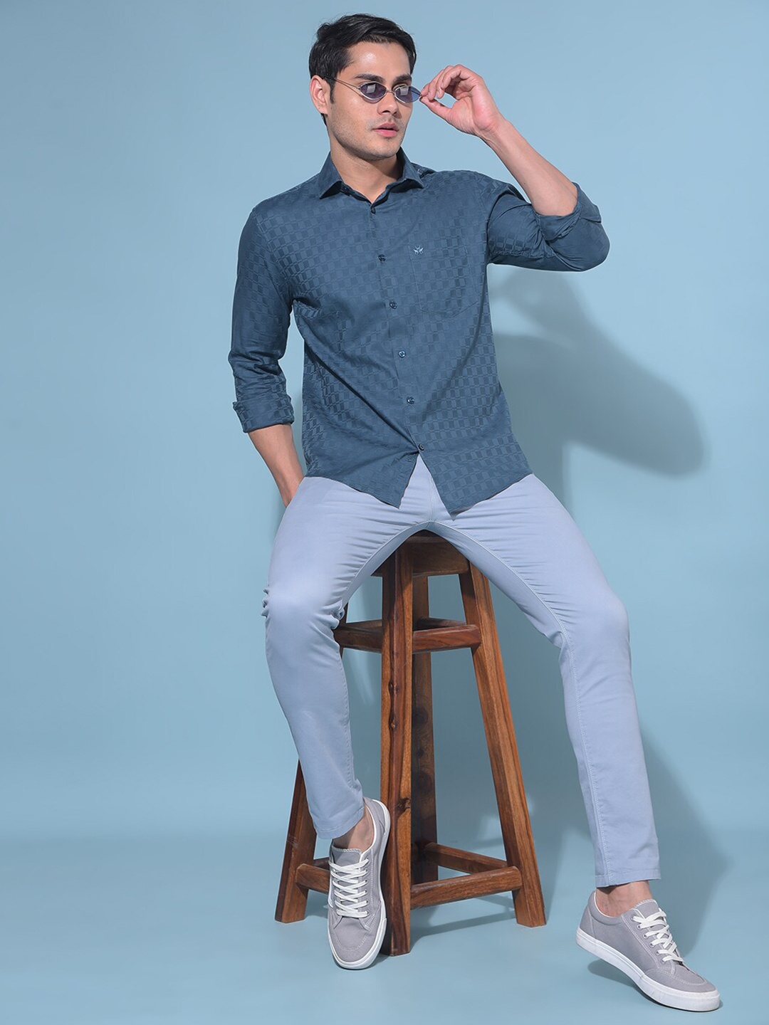 Crimsoune Club Classic Self Design Spread Collar Long Sleeves Cotton Slim Fit Casual Shirt, Green
Crimsoune Club Classic Self Design Spread Collar Long Sleeves Cotton Slim Fit Casual Shirt, Green