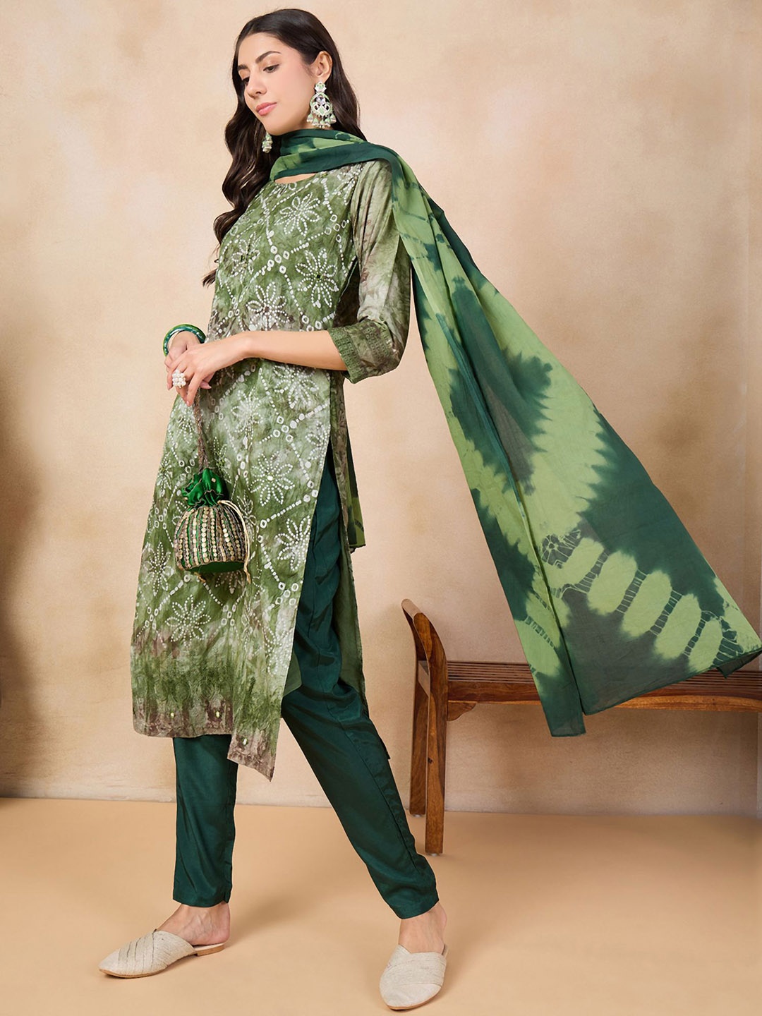 Anouk Floral Printed Regular Thread Work Chanderi Silk Kurta With Palazzos & Dupatta, Green
Anouk Floral Printed Regular Thread Work Chanderi Silk Kurta With Palazzos & Dupatta, Green
