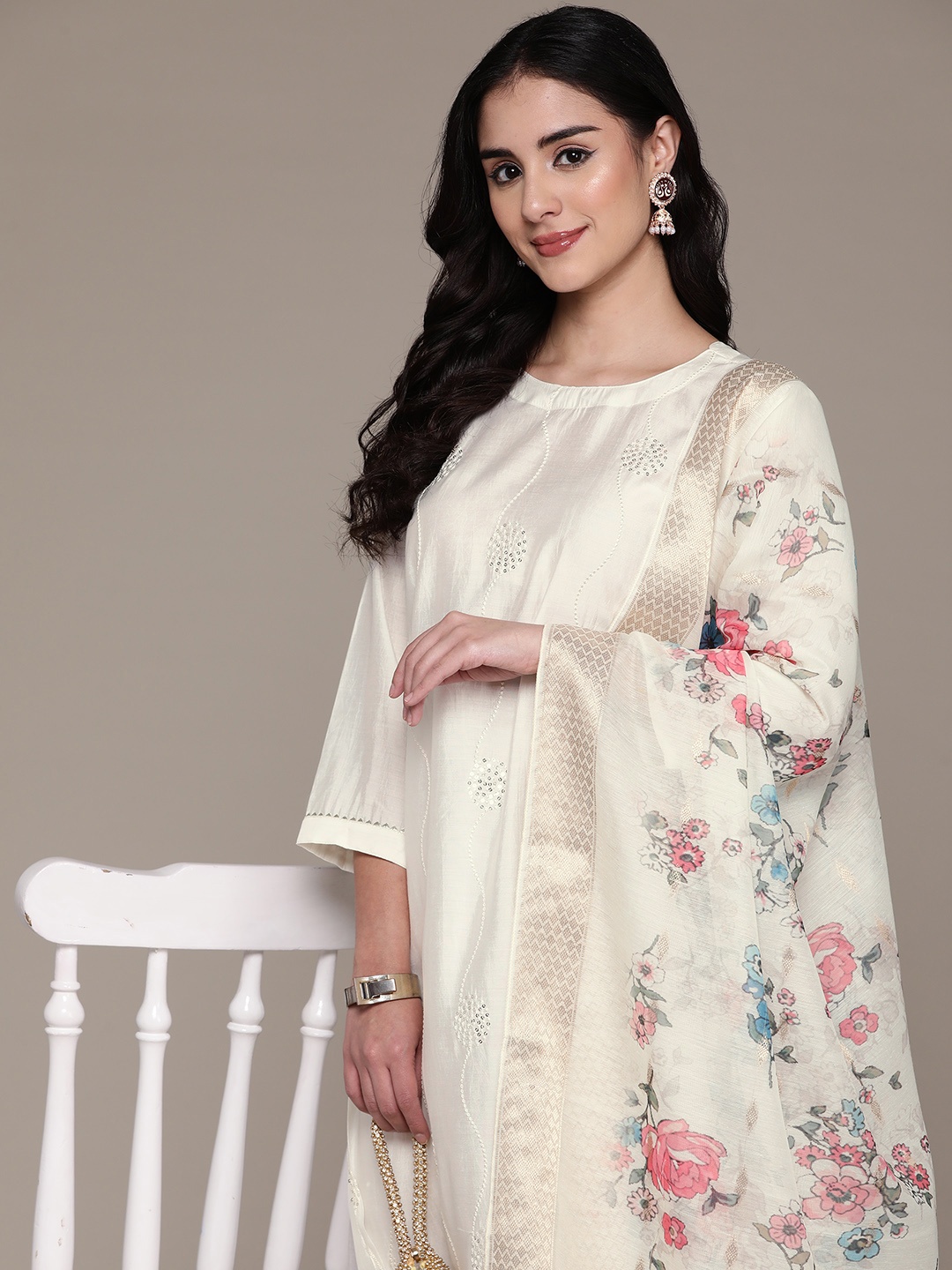 Readiprint Floral Embroidered Sequinned Pure Silk Kurta with Trousers & Dupatta, White
Readiprint Floral Embroidered Sequinned Pure Silk Kurta with Trousers & Dupatta, White