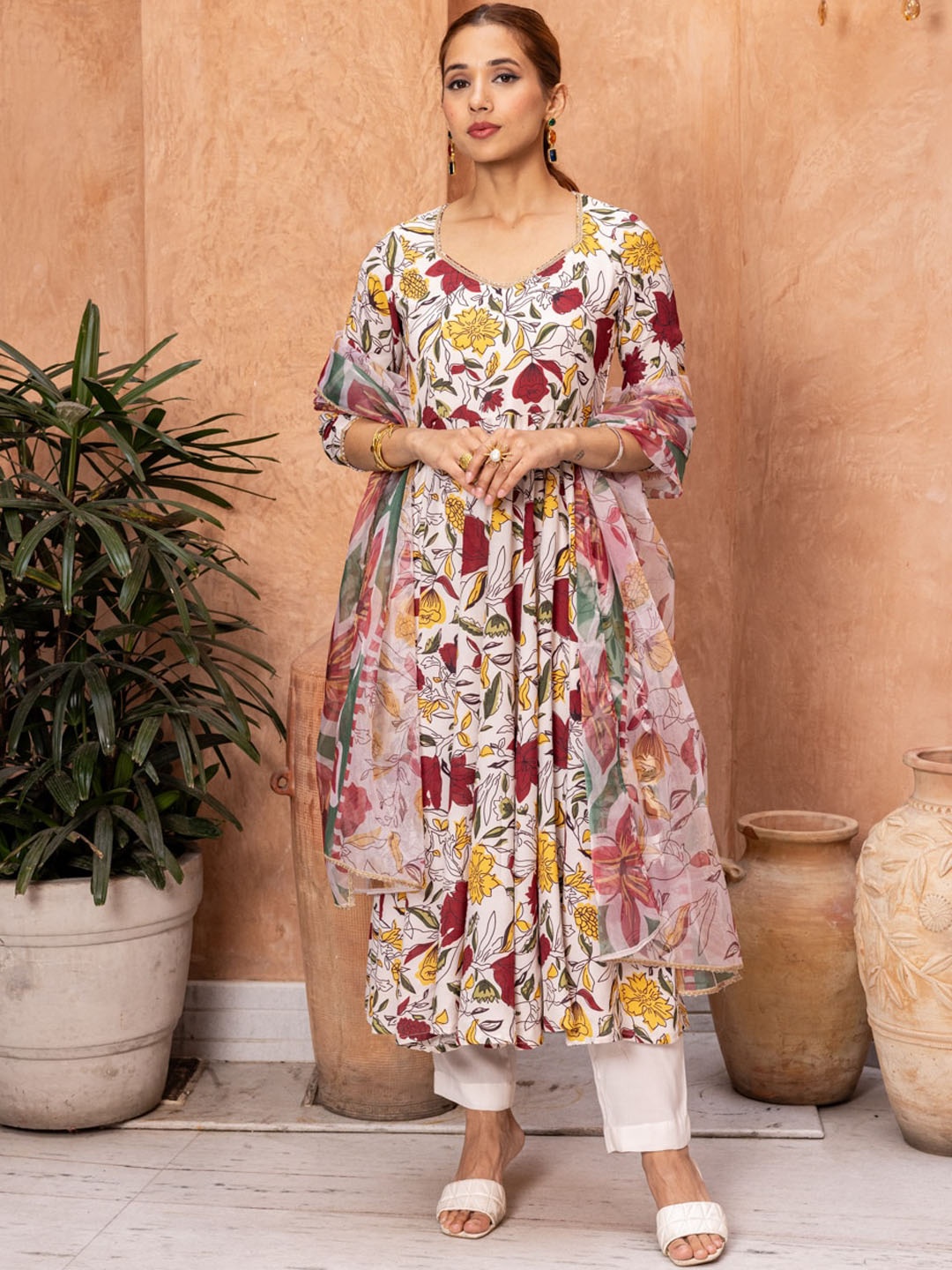 Ambraee Floral Printed V-Neck Regular Anarkali Kurta with Trousers & With Dupatta, Off white
Ambraee Floral Printed V-Neck Regular Anarkali Kurta with Trousers & With Dupatta, Off white