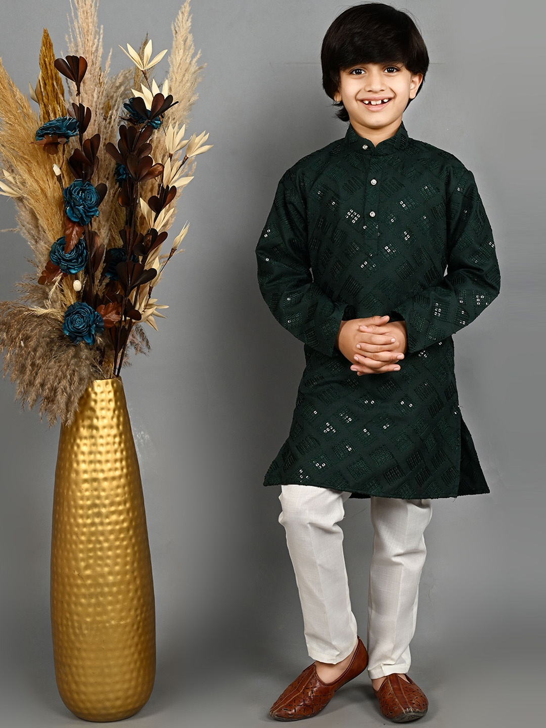 BAESD Boys Embroidered Mandarin Collar Long Sleeves Sequinned Kurta with Pyjama, Green
BAESD Boys Embroidered Mandarin Collar Long Sleeves Sequinned Kurta with Pyjama, Green