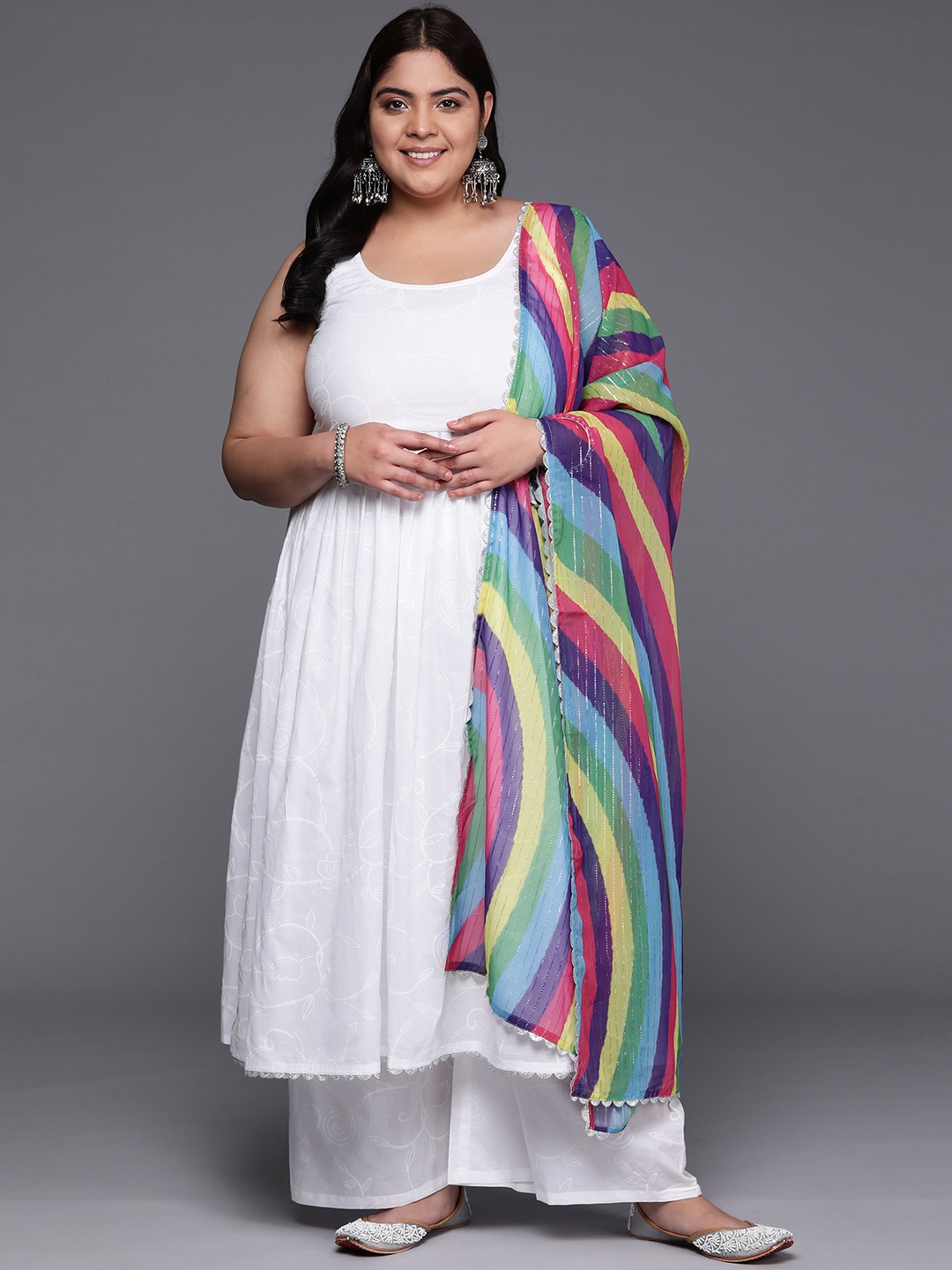 A PLUS BY AHALYAA Plus Size Floral Printed High Slit Gotta Patti Pure Cotton Kurta Set, White
A PLUS BY AHALYAA Plus Size Floral Printed High Slit Gotta Patti Pure Cotton Kurta Set, White
