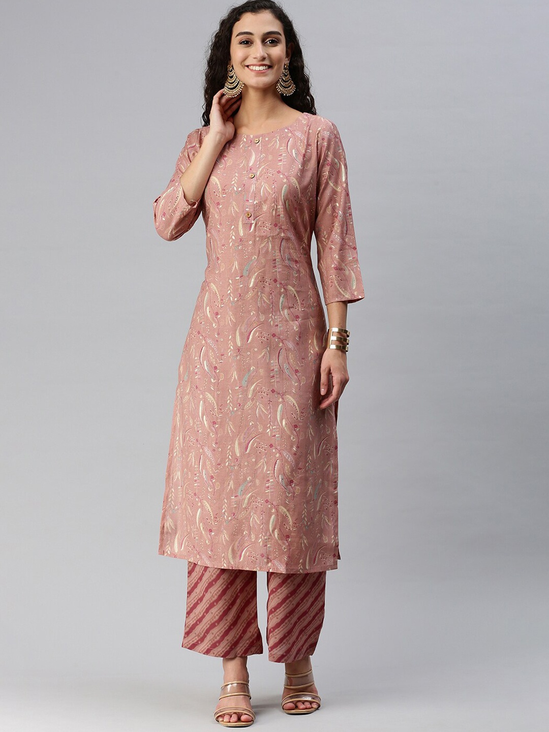 Shaily Ethnic Motif Printed Round Neck Three-Quarter Sleeves Straight Kurta with Trousers, Pink
Shaily Ethnic Motif Printed Round Neck Three-Quarter Sleeves Straight Kurta with Trousers, Pink