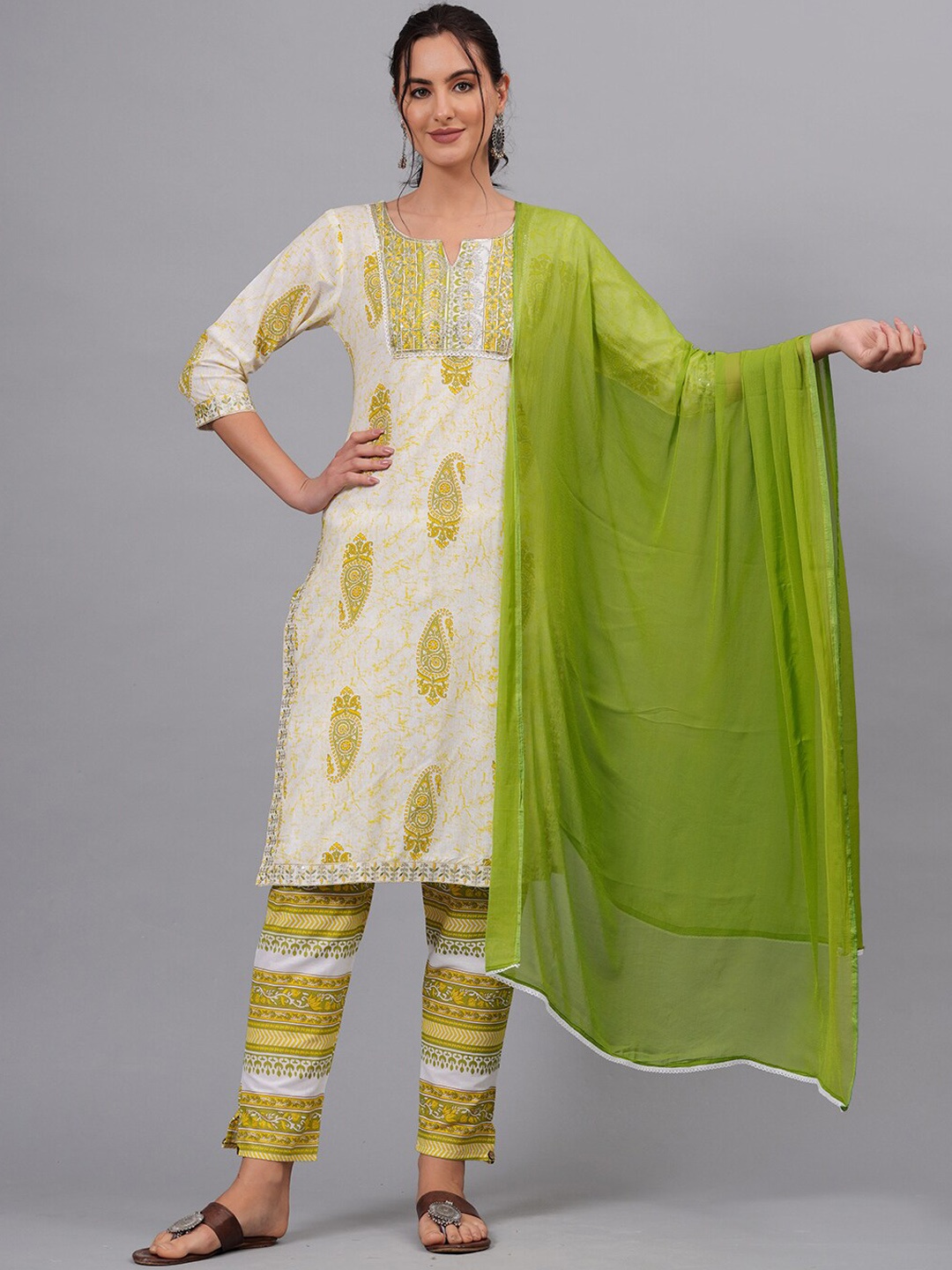 HIGHLIGHT FASHION EXPORT Floral Printed Straight Sequinned Pure Cotton Kurta Set, Off white
HIGHLIGHT FASHION EXPORT Floral Printed Straight Sequinned Pure Cotton Kurta Set, Off white