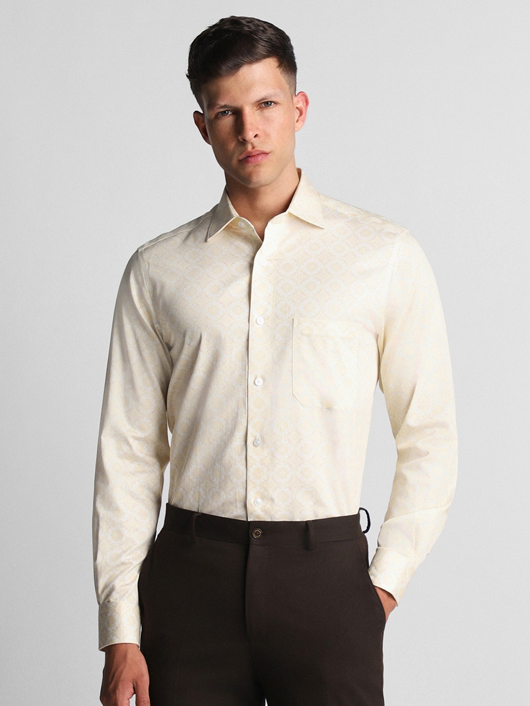 Louis Philippe Classic Tailored Fit Ethnic Printed Spread Collar Cotton Formal Shirt, Cream
Louis Philippe Classic Tailored Fit Ethnic Printed Spread Collar Cotton Formal Shirt, Cream