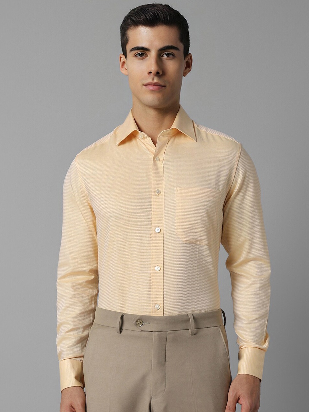 Louis Philippe Classic Fit Geometric Self Design Spread Collar Pure Cotton Formal Shirt, Peach
Louis Philippe Classic Fit Geometric Self Design Spread Collar Pure Cotton Formal Shirt, Peach
