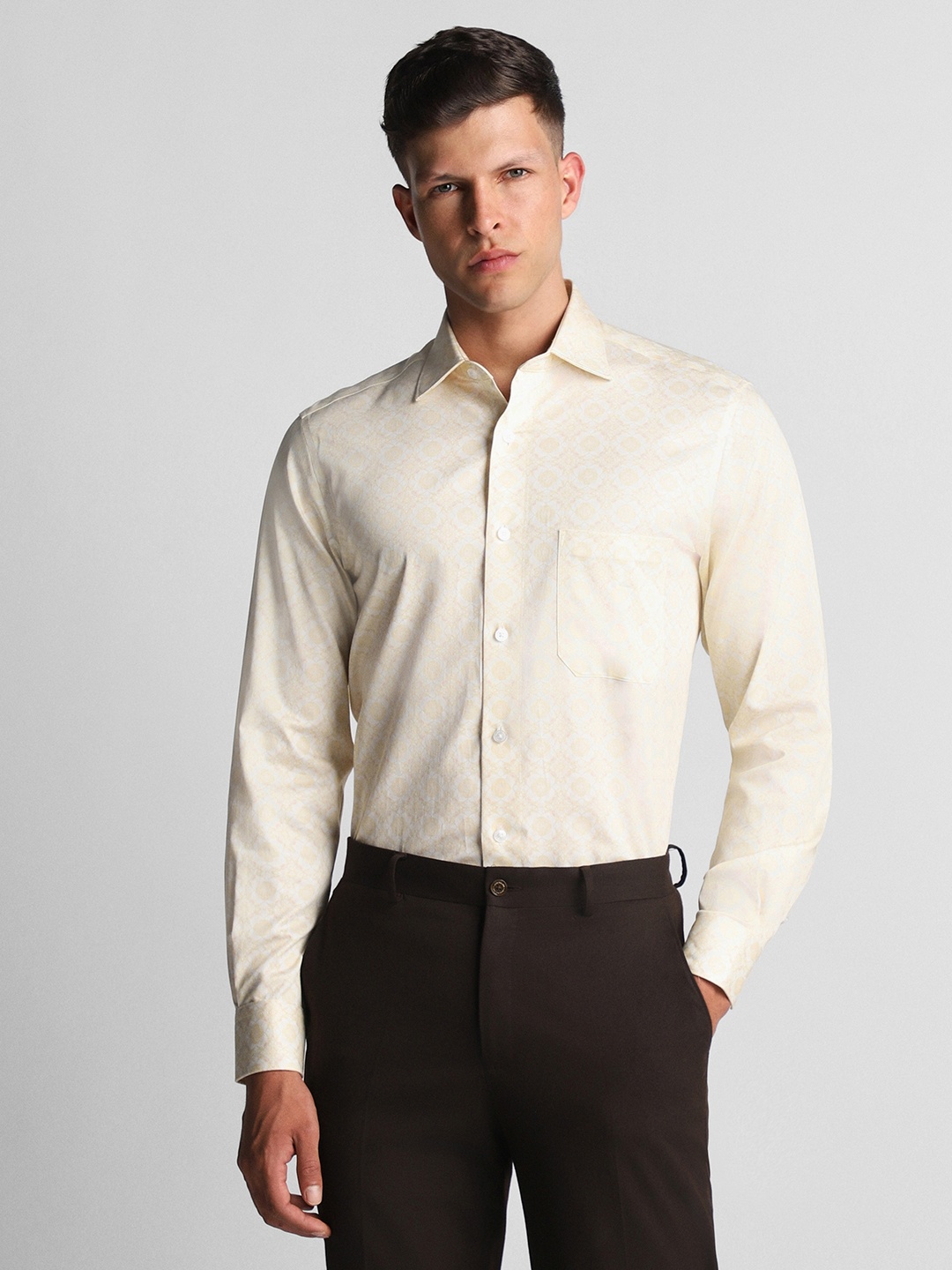 Louis Philippe Classic Tailored Fit Ethnic Printed Spread Collar Cotton Formal Shirt, Cream
Louis Philippe Classic Tailored Fit Ethnic Printed Spread Collar Cotton Formal Shirt, Cream
