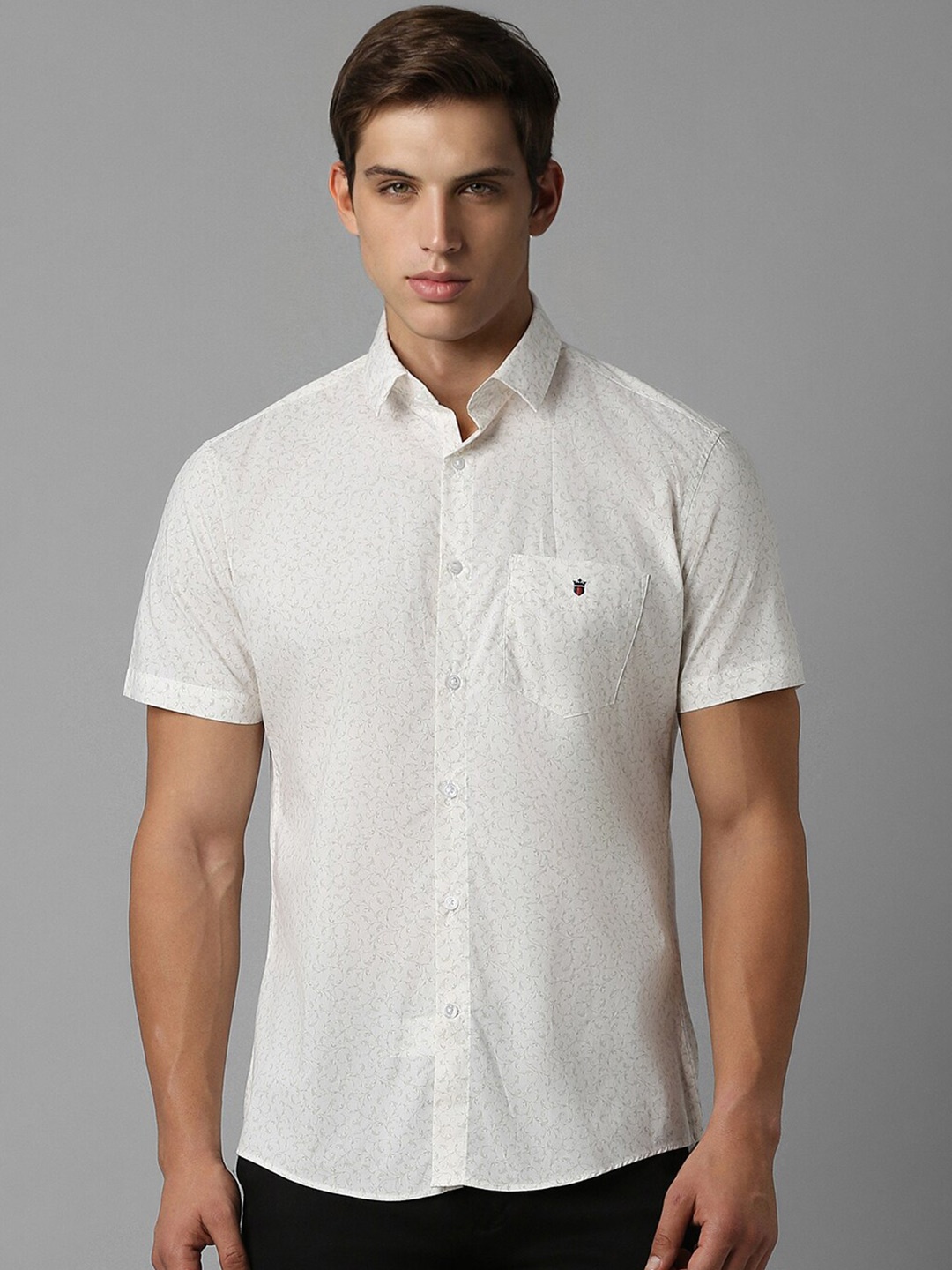 Louis Philippe Sport Slim Fit Floral Printed Spread Collar Pure Cotton Casual Shirt, White
Louis Philippe Sport Slim Fit Floral Printed Spread Collar Pure Cotton Casual Shirt, White