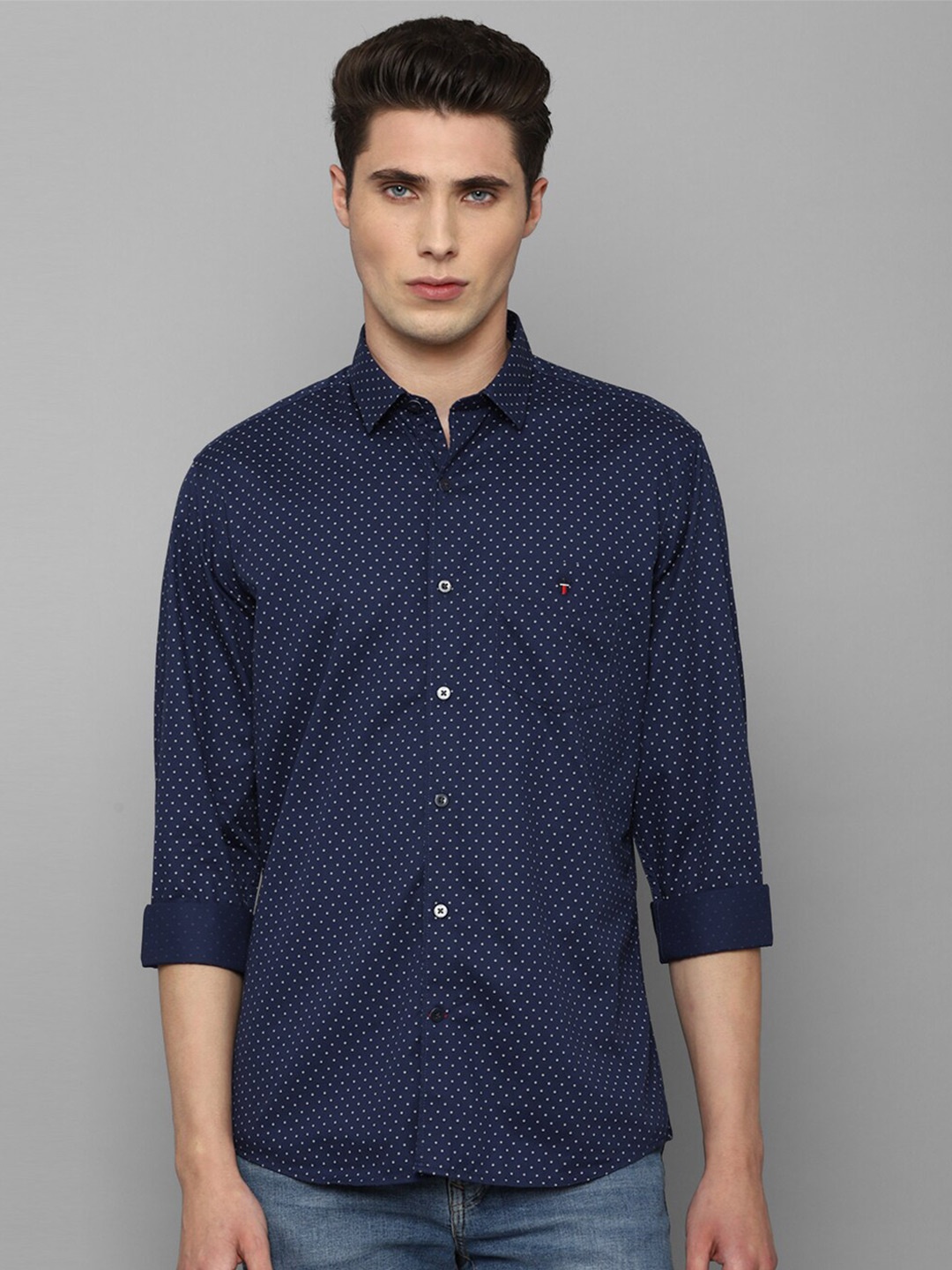 Louis Philippe Sport Slim Fit Micro Ditsy Printed Pure Cotton Casual Shirt, Navy blue
Louis Philippe Sport Slim Fit Micro Ditsy Printed Pure Cotton Casual Shirt, Navy blue
