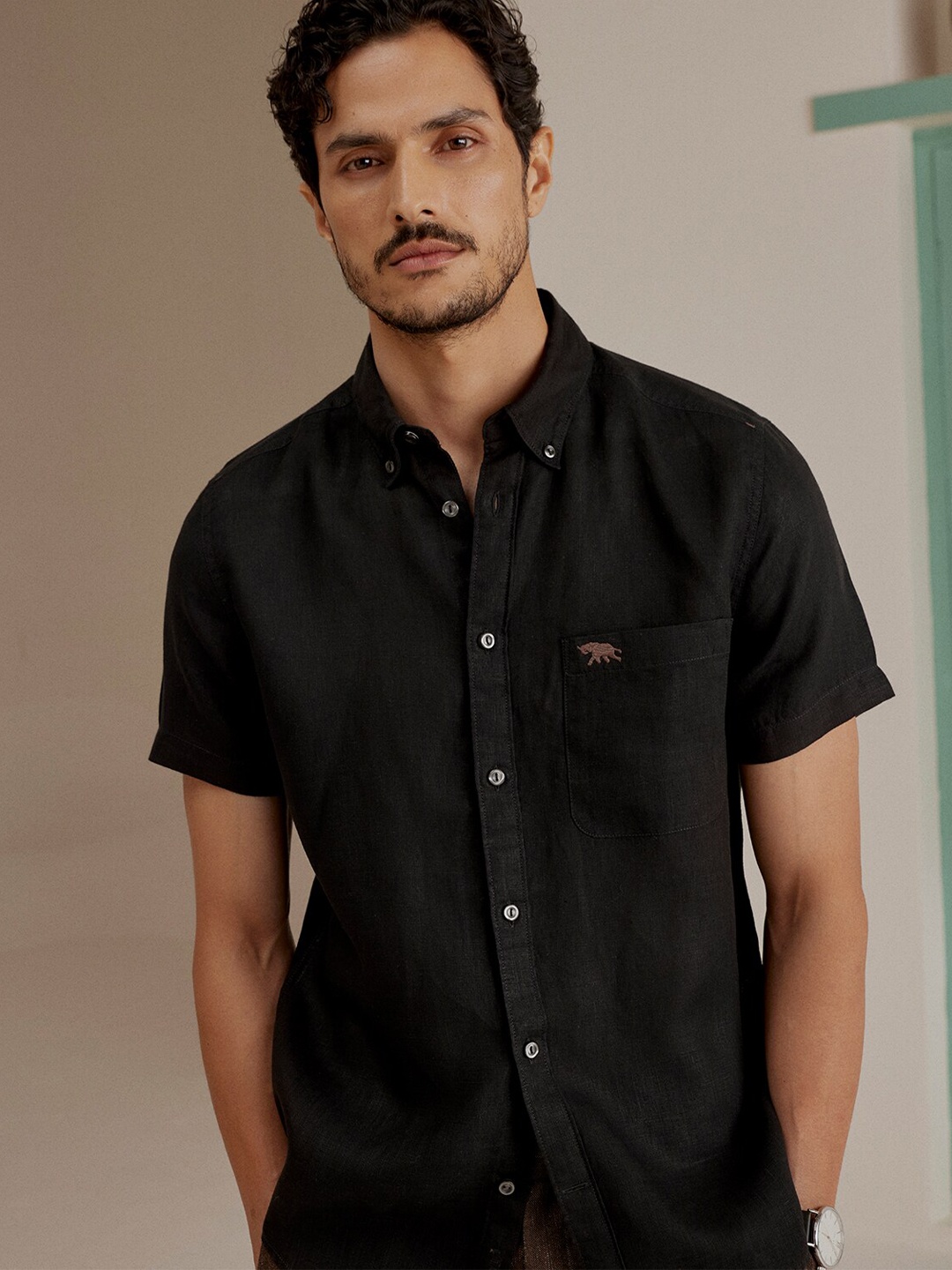 Andamen Premium Slim Fit Button-Down Collar Short Sleeves Linen Casual Shirt, Black
Andamen Premium Slim Fit Button-Down Collar Short Sleeves Linen Casual Shirt, Black