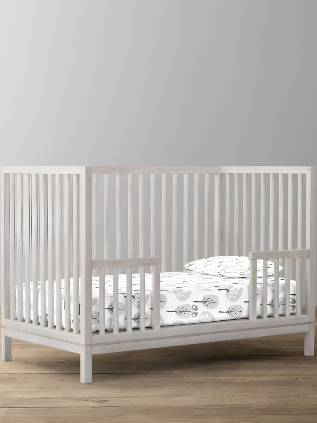 THE BABY ATELIER White Printed Cotton Fitted 300 TC Crib Bedsheet With 1 Pillow Cover
THE BABY ATELIER White Printed Cotton Fitted 300 TC Crib Bedsheet With 1 Pillow Cover