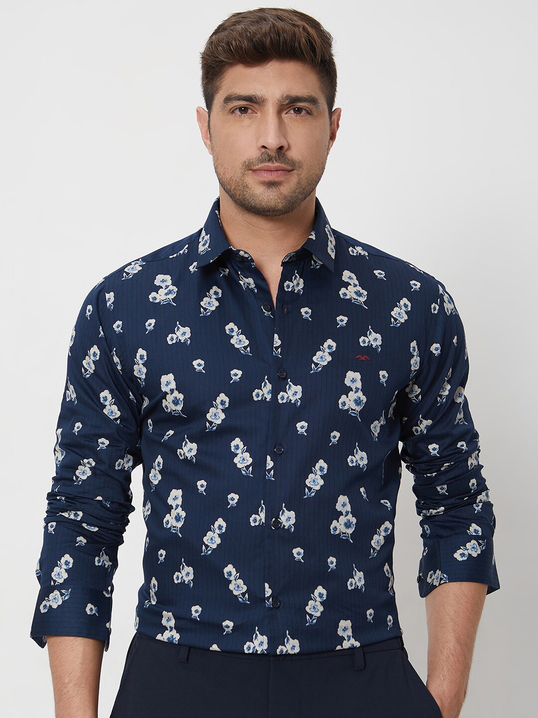 Mufti Slim Fit Floral Printed Spread Collar Long Sleeves Cotton Casual Shirt, Navy blue
Mufti Slim Fit Floral Printed Spread Collar Long Sleeves Cotton Casual Shirt, Navy blue