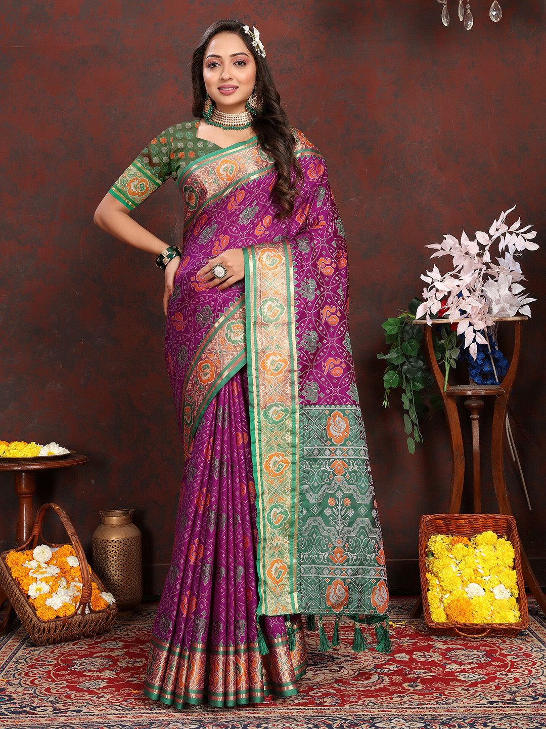 YAVIRA SILK Ethnic Motifs Woven Design Zari Patola Saree, Lavender
YAVIRA SILK Ethnic Motifs Woven Design Zari Patola Saree, Lavender