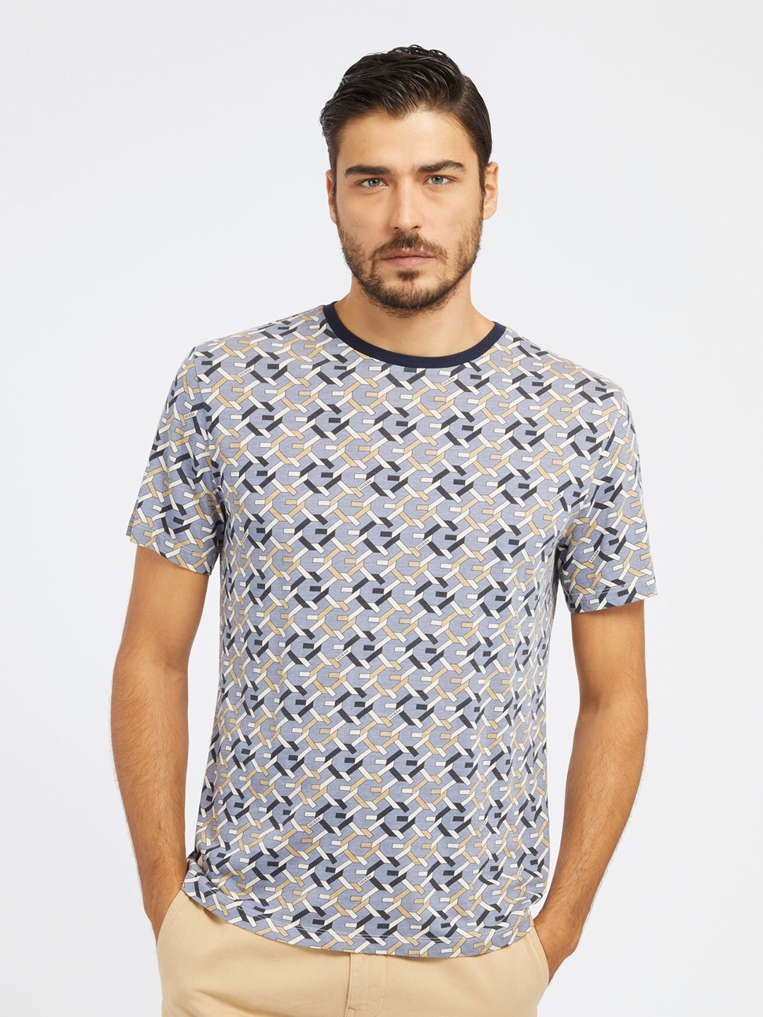 GUESS Conversational Printed Round Neck Short Sleeves Cotton Casual T-shirt, Blue
GUESS Conversational Printed Round Neck Short Sleeves Cotton Casual T-shirt, Blue