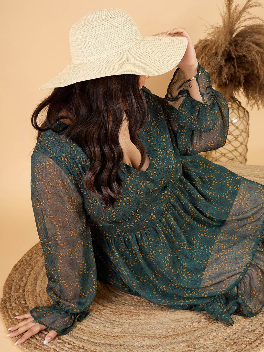 CURVY STREET Plus Size Abstract Printed Bell Sleeve Georgette Fit & Flare Dress, Green
CURVY STREET Plus Size Abstract Printed Bell Sleeve Georgette Fit & Flare Dress, Green
