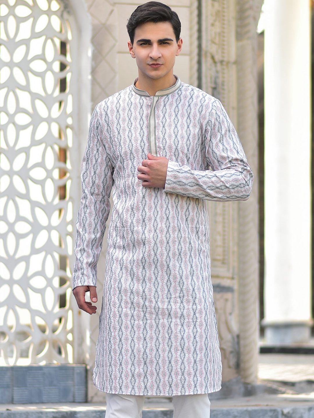 HOUSE OF DEYANN Geometric Embroidered Mandarin Collar Thread Work Cotton Silk Kurta, Green
HOUSE OF DEYANN Geometric Embroidered Mandarin Collar Thread Work Cotton Silk Kurta, Green