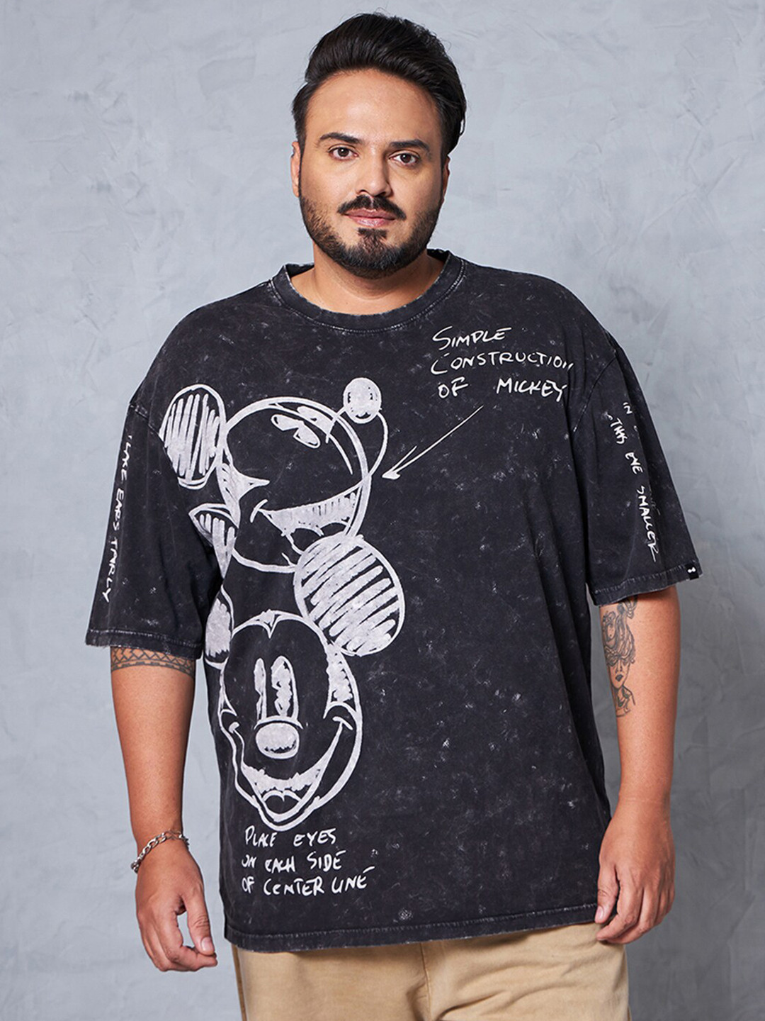 Bewakoof Plus Size Graphic Printed Round Neck Short Sleeves Oversized Cotton T-shirt, Grey
Bewakoof Plus Size Graphic Printed Round Neck Short Sleeves Oversized Cotton T-shirt, Grey