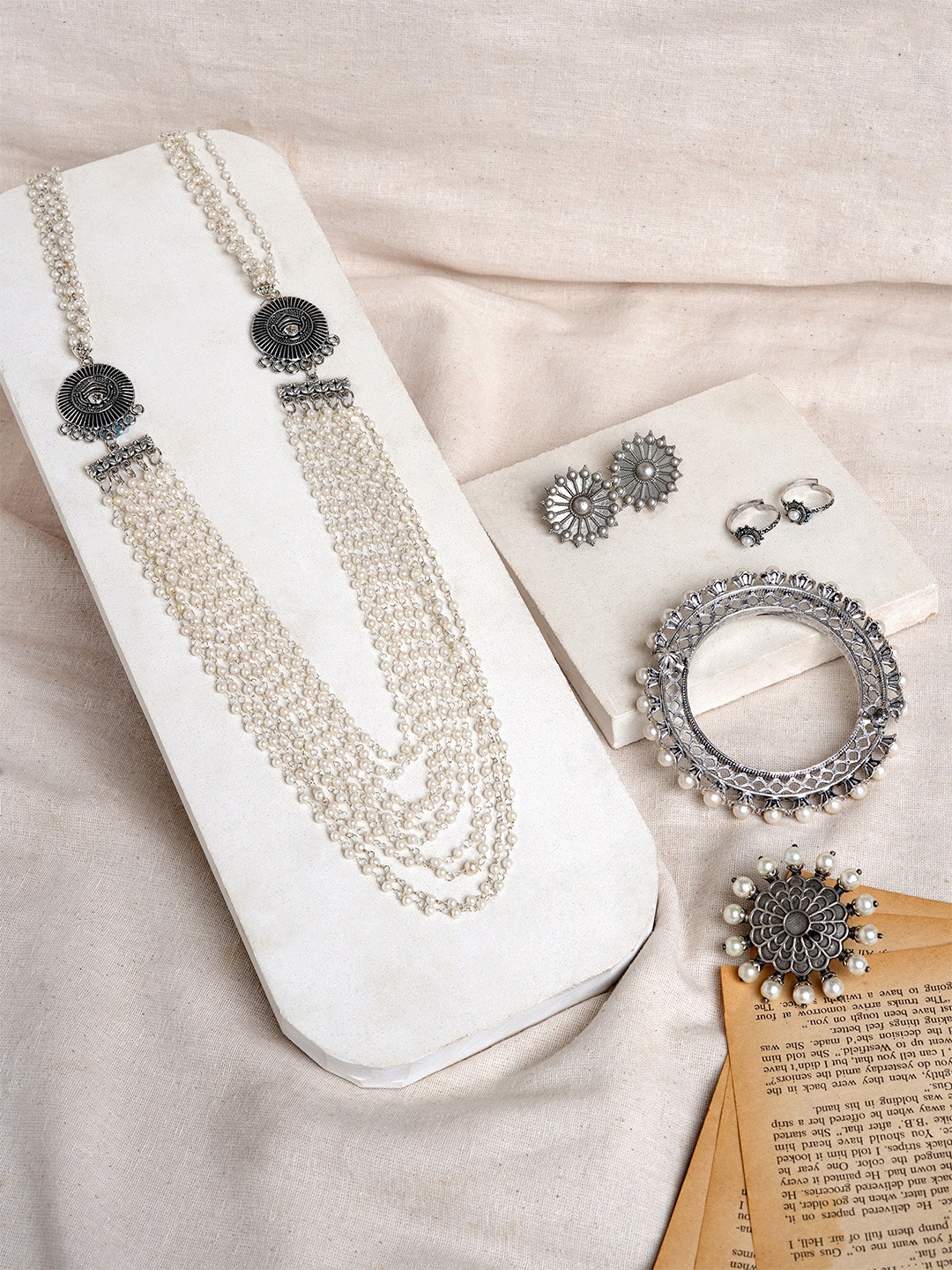 TEEJH Maratha Silver-Plated Oxidized Necklace Earrings Bracelet With Finger Ring Toe Ring
TEEJH Maratha Silver-Plated Oxidized Necklace Earrings Bracelet With Finger Ring Toe Ring