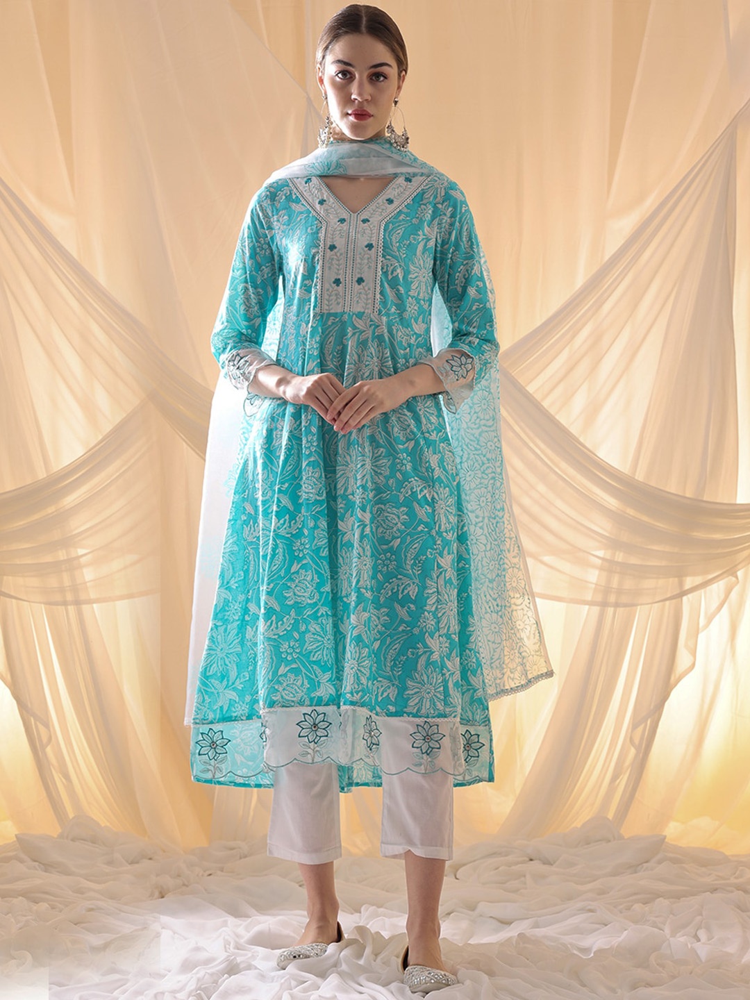 Anouk Floral Printed Mirror Work Pure Cotton Anarkali Flared Kurta Trousers & Dupatta, Turquoise blue
Anouk Floral Printed Mirror Work Pure Cotton Anarkali Flared Kurta Trousers & Dupatta, Turquoise blue