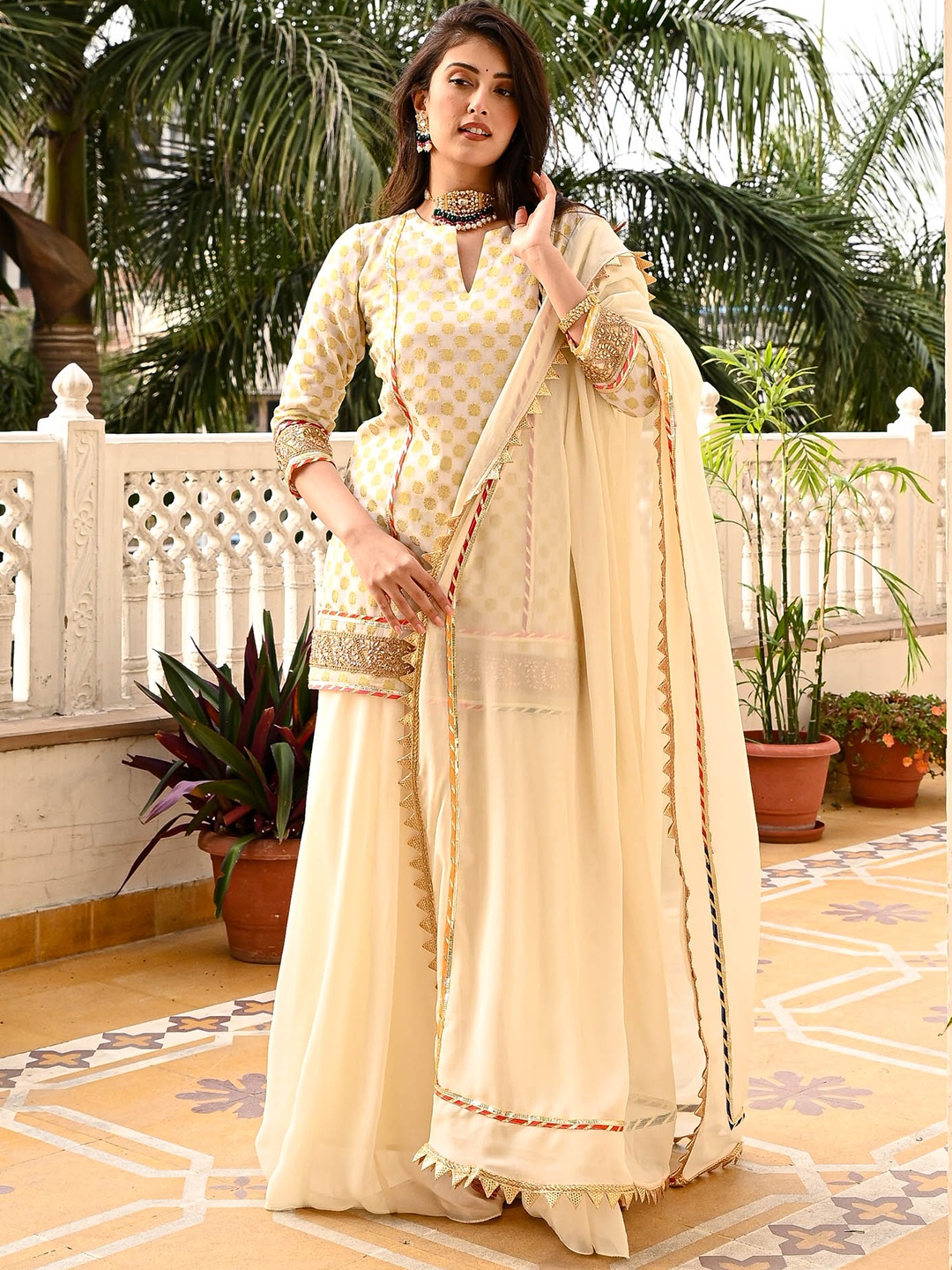 Urbanstree Notch Nek Ethnic Motifs Embroidered Straight Kurti with Sharara & With Dupatta, White
Urbanstree Notch Nek Ethnic Motifs Embroidered Straight Kurti with Sharara & With Dupatta, White